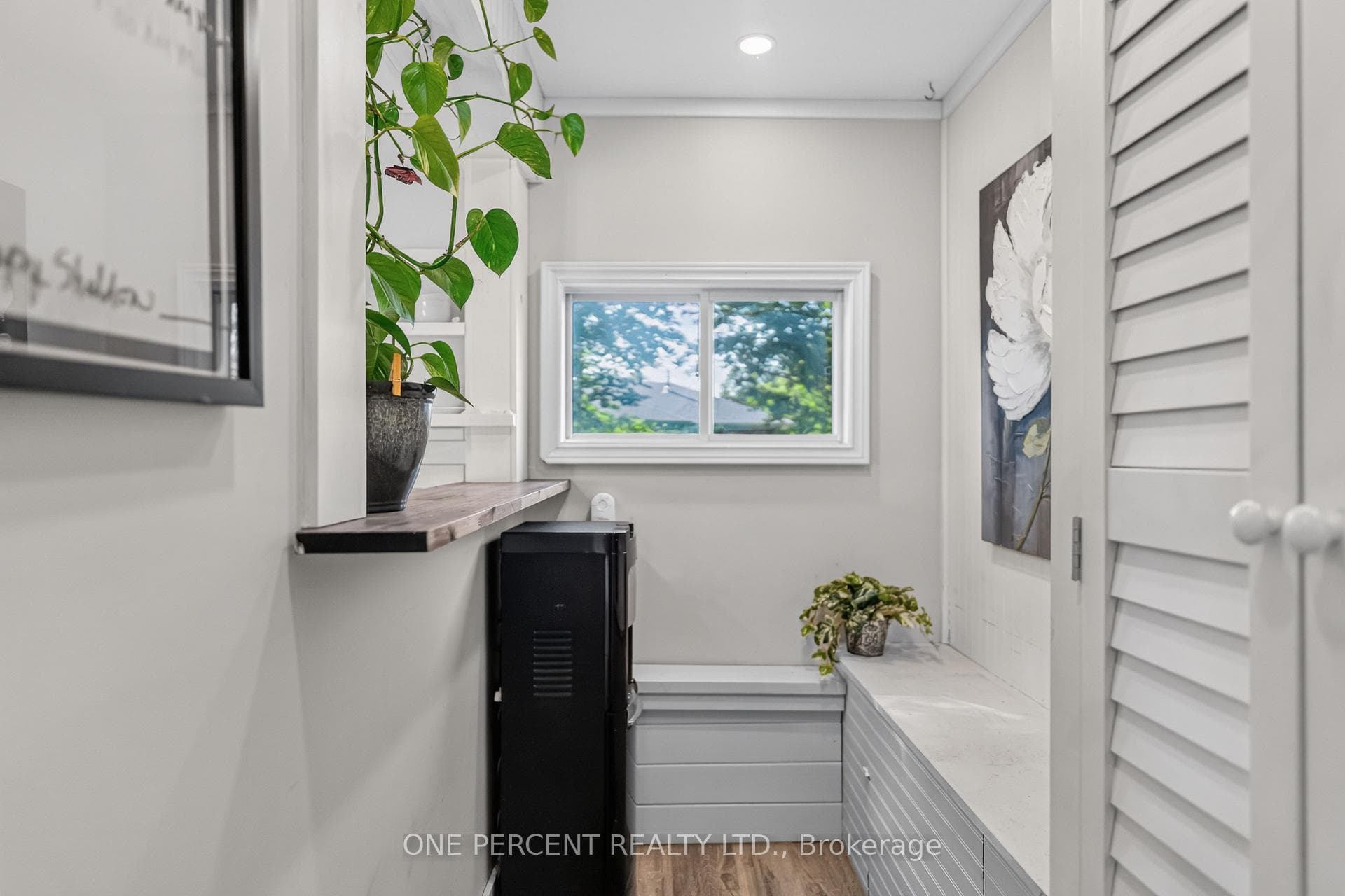 608 BROADVIEW Avenue photo 21
