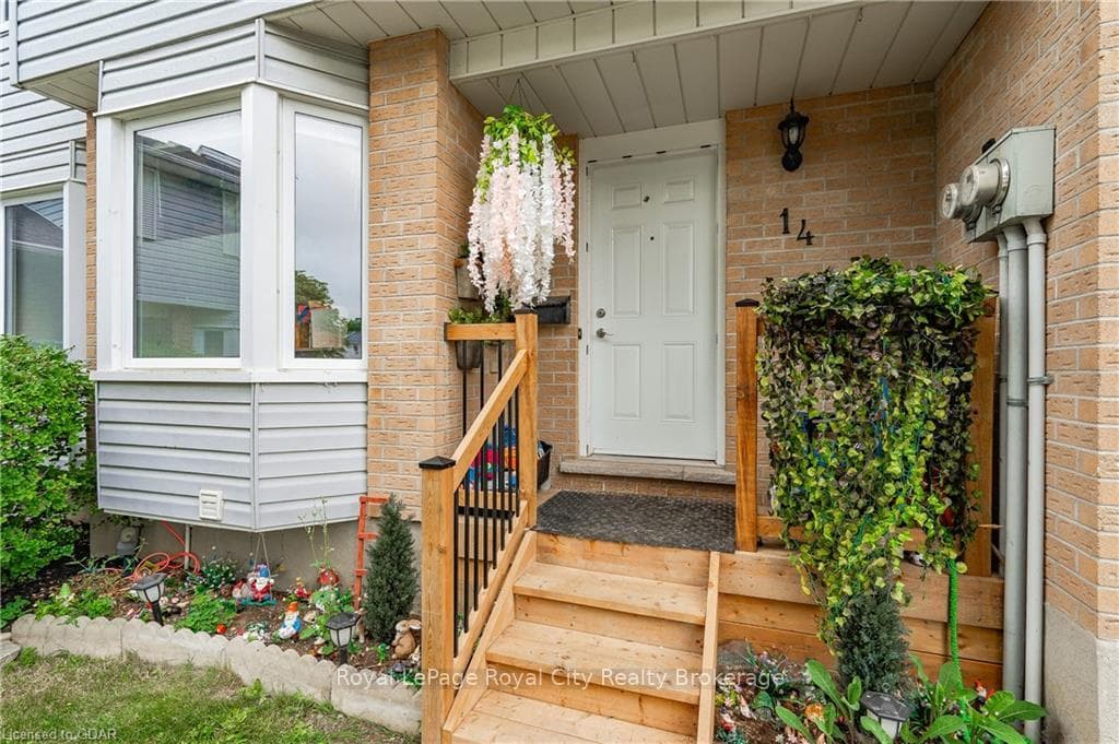 90 FERMAN Drive Unit 14 photo 4