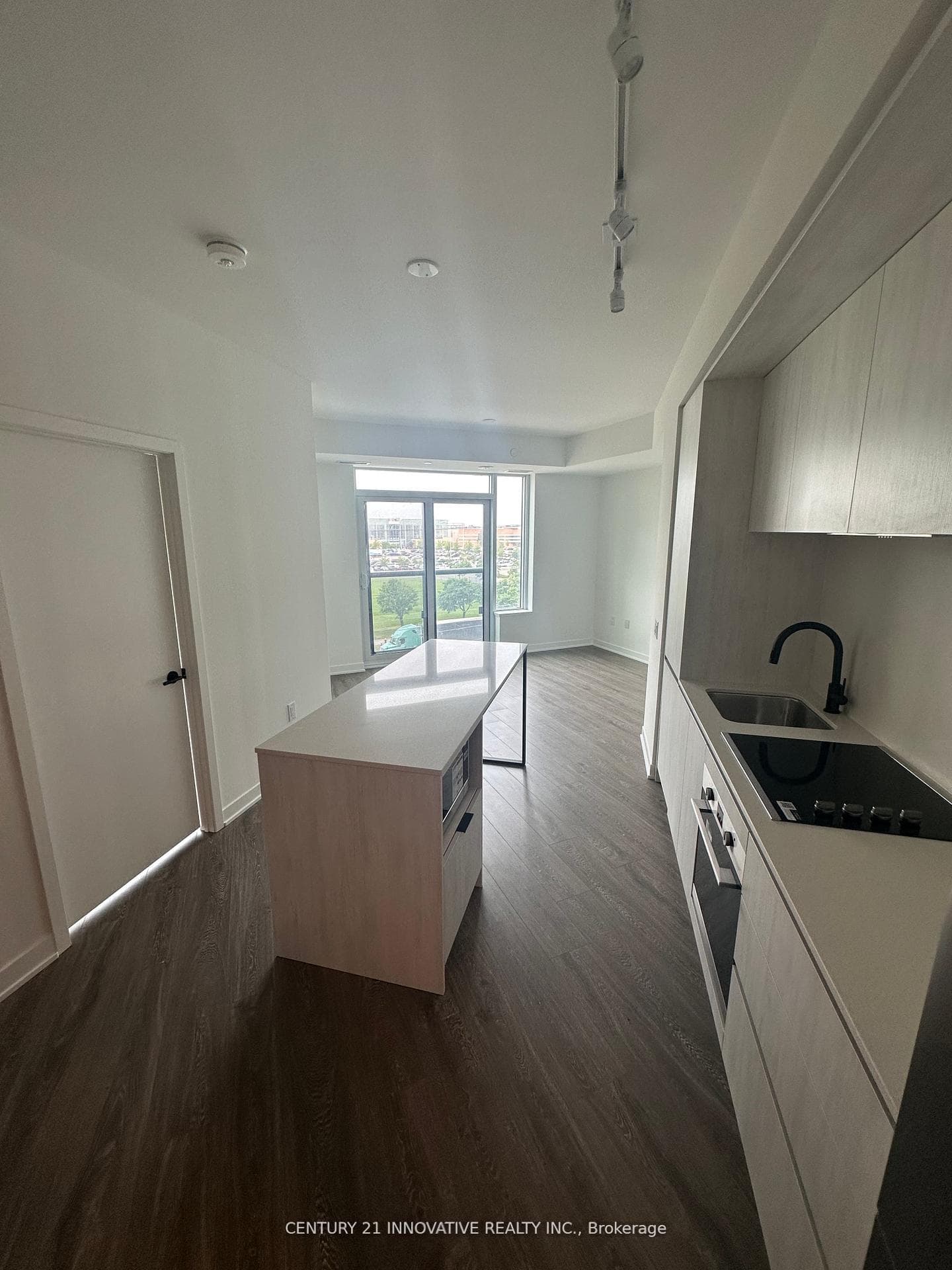 2495 Eglinton Avenue Unit 608 photo 8