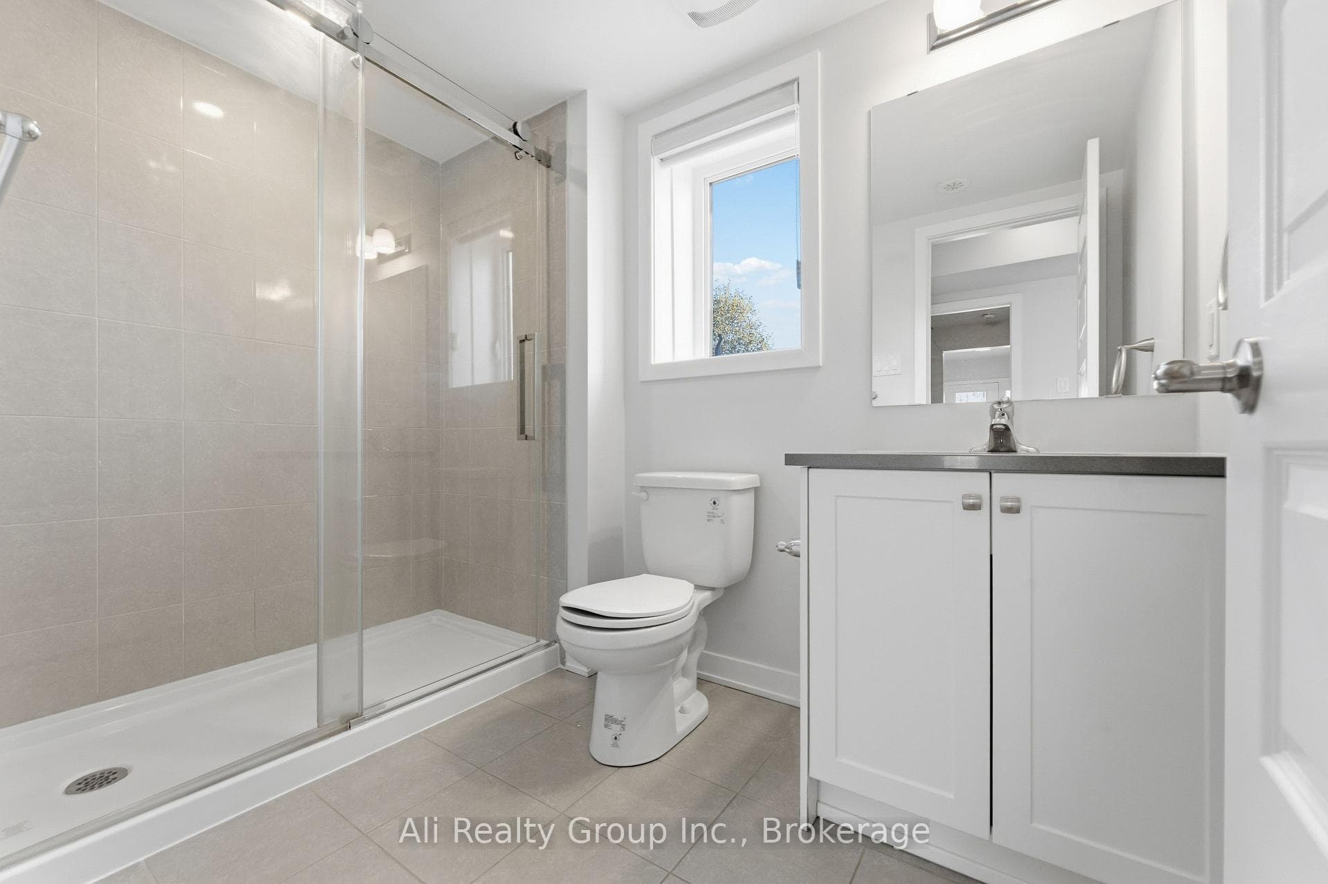 750 Kinstead Private photo 8