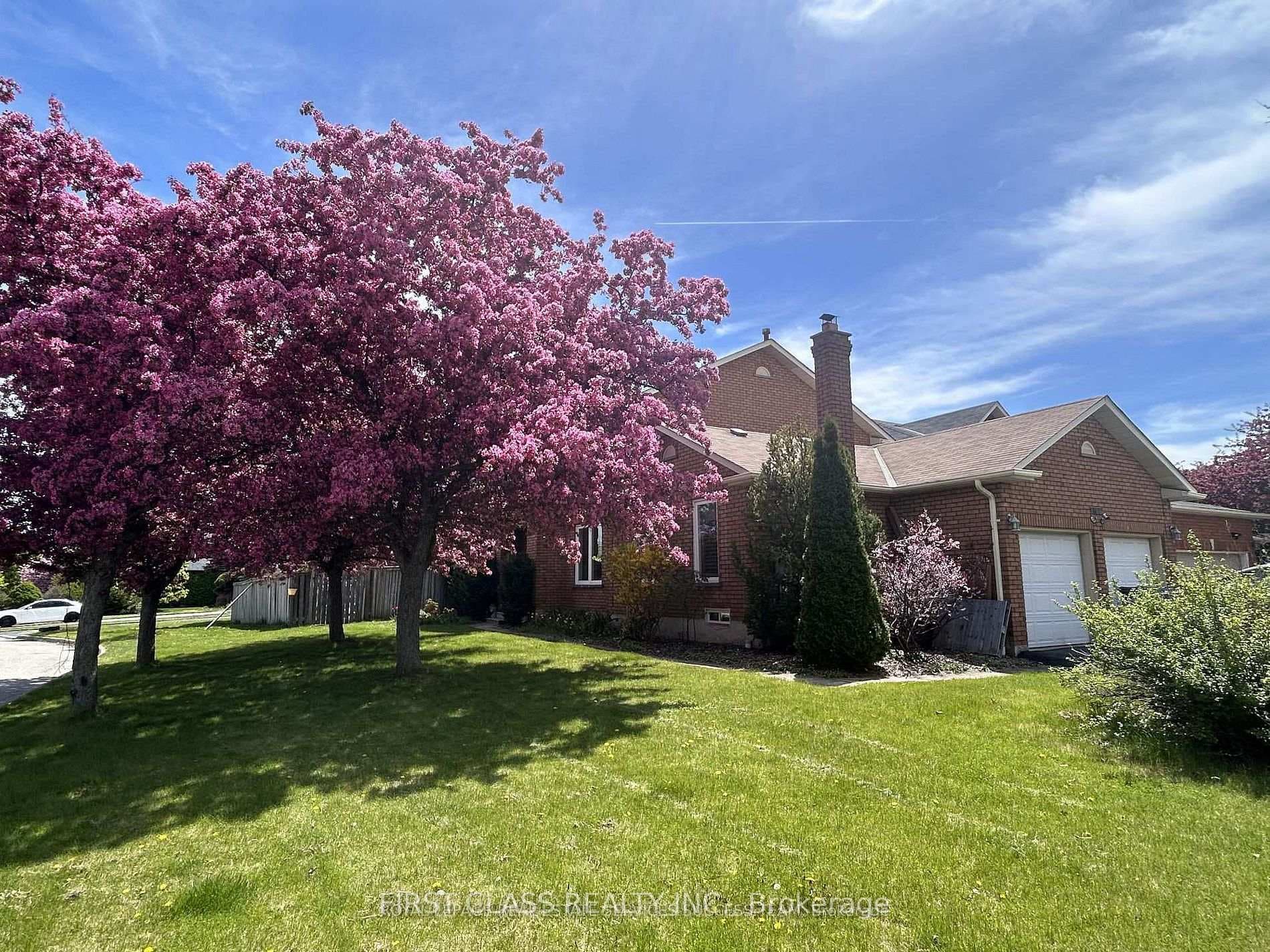 2360 Credit Valley Road photo 1