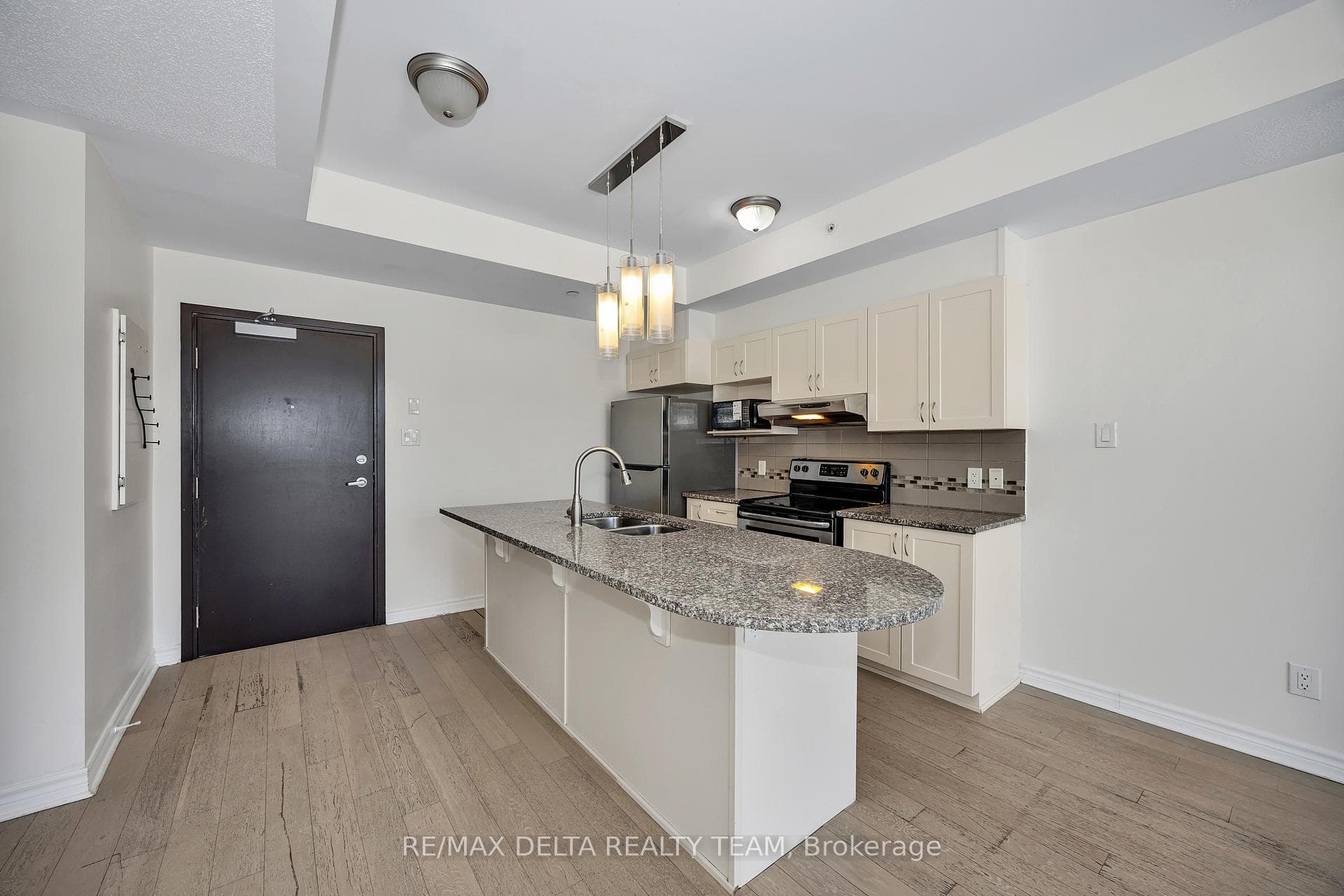 140 Montblanc Private Unit 303 photo 4