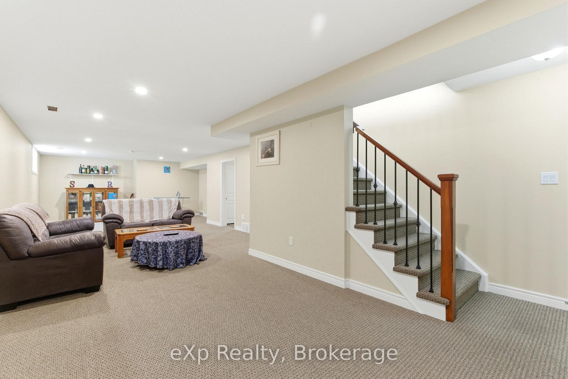 12A CLAYTON Street photo 3