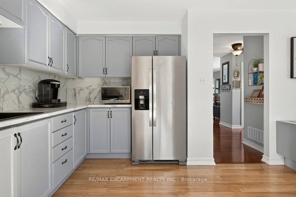 37 Walker Court photo 7