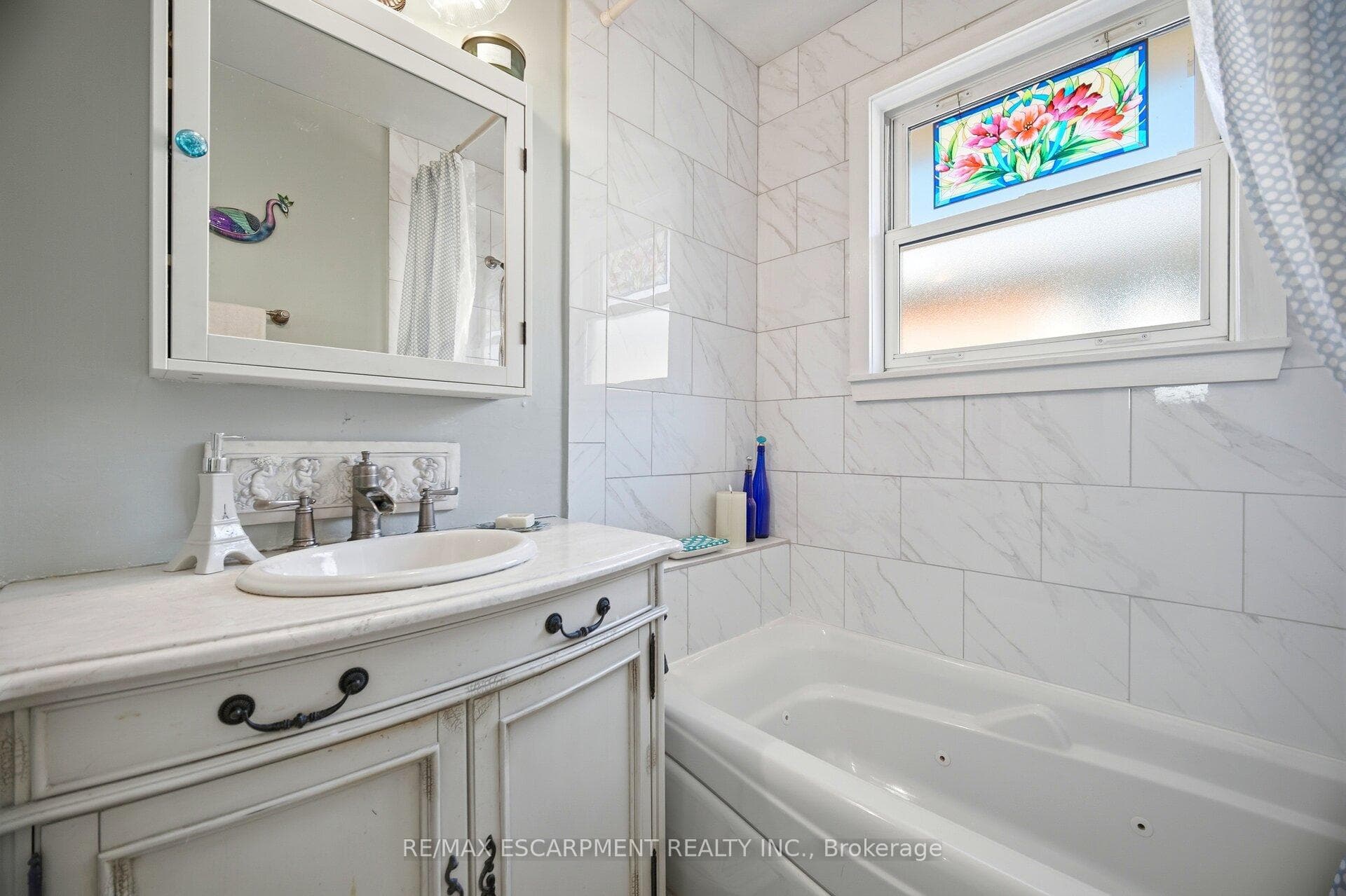 487 Wellington Crescent photo 18