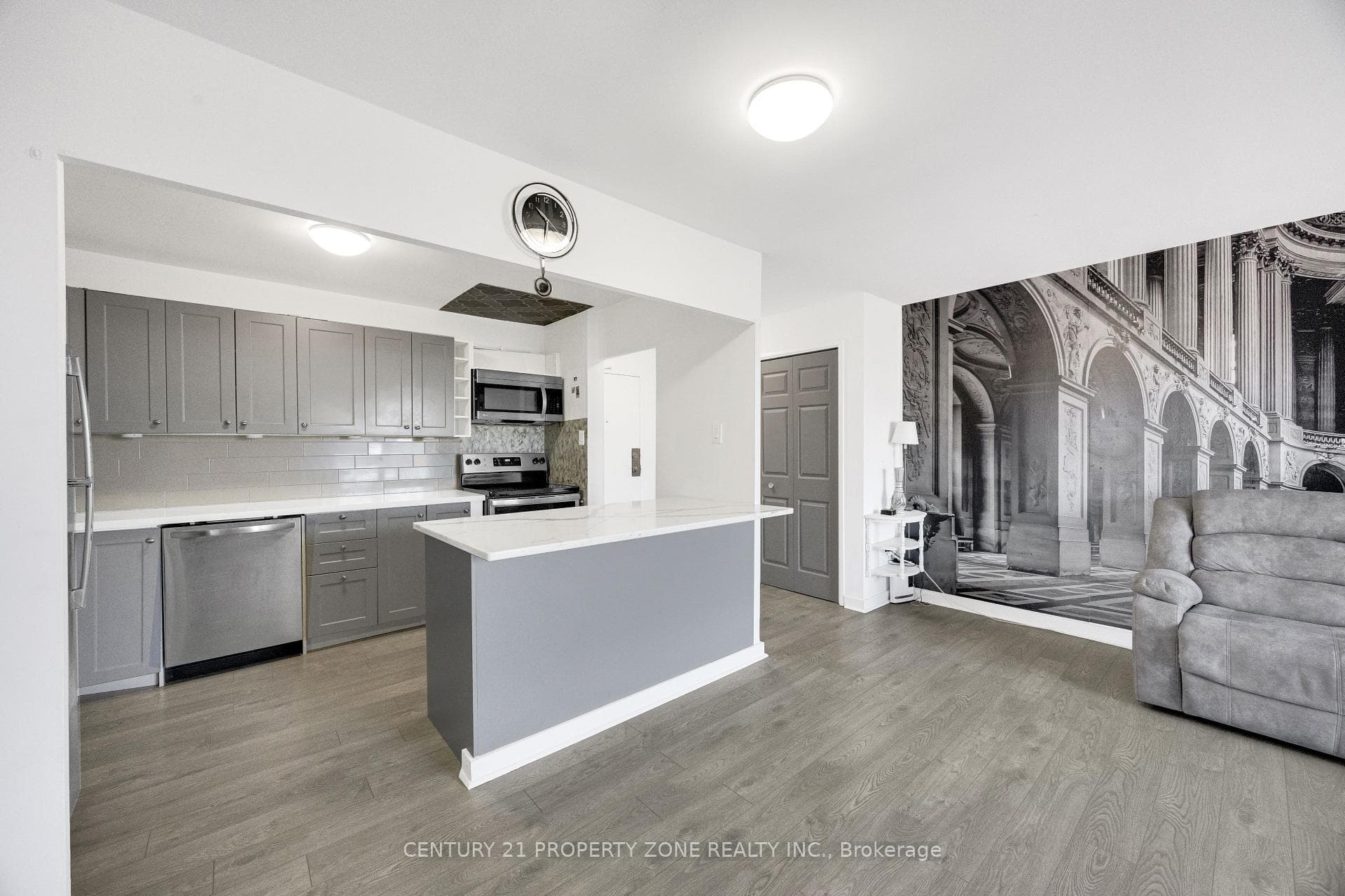 583 Mornington Avenue Unit 610 photo 16