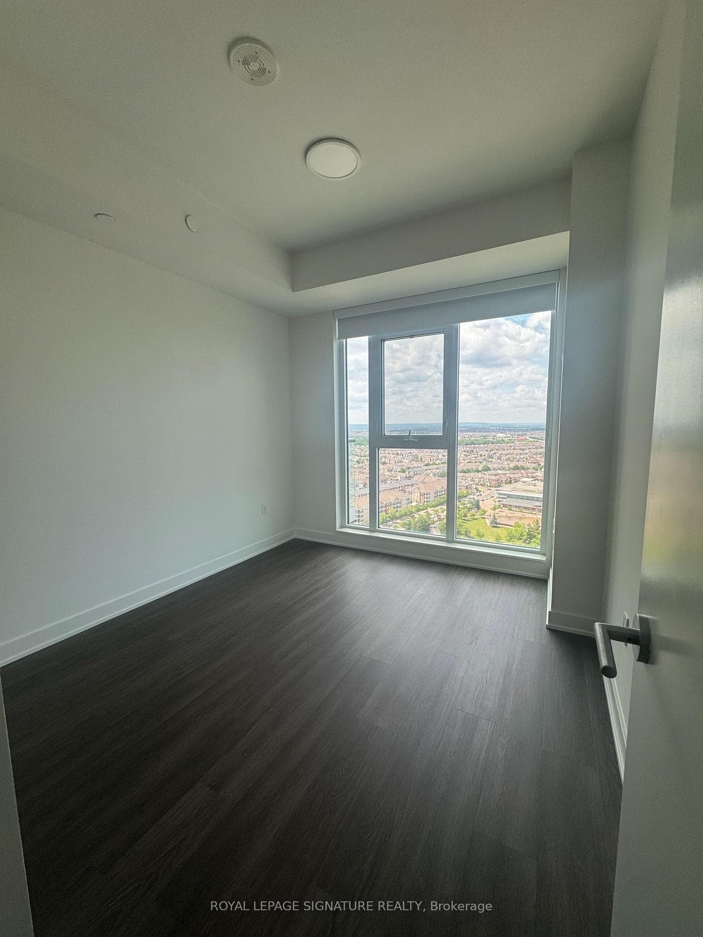 40 Lagerfeld Drive Unit 1012 photo 4