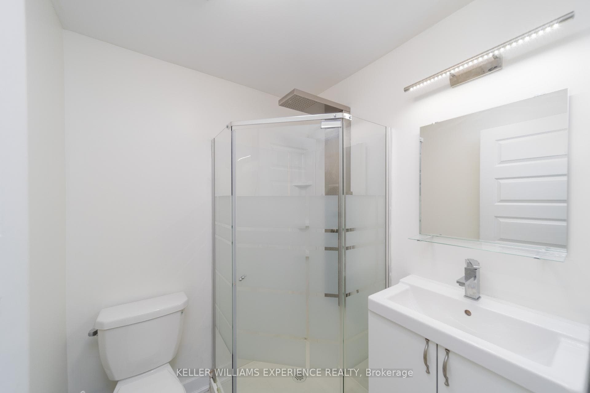 540 Essa Road Unit 29 photo 25