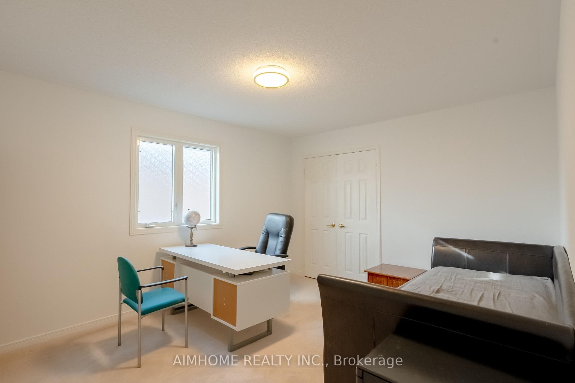 90 Duffin Drive photo 29