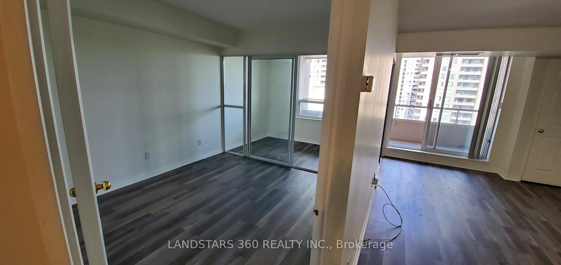 18 Hillcrest Avenue Unit 1101 photo 3