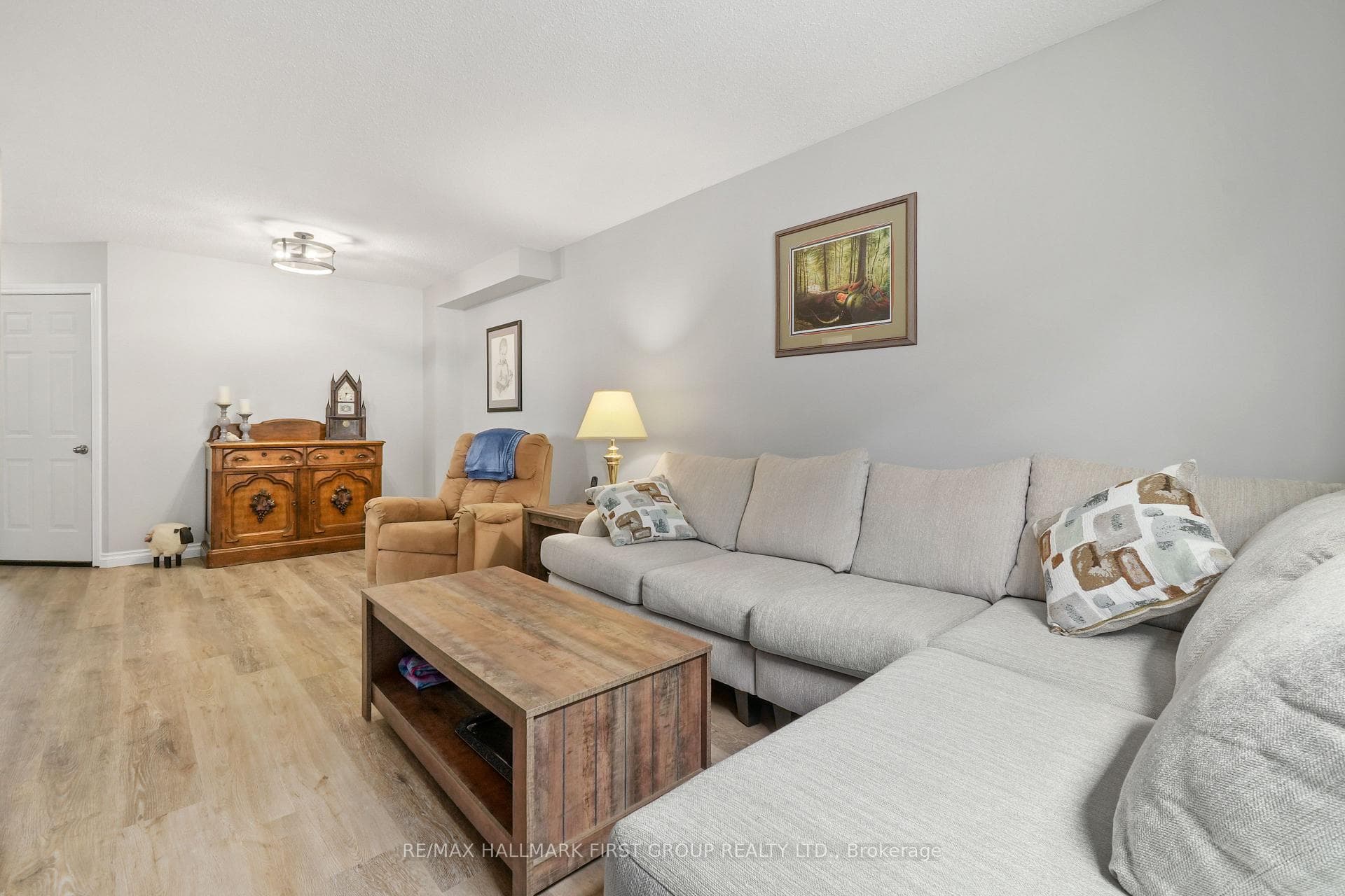 77 Sanders Drive photo 7