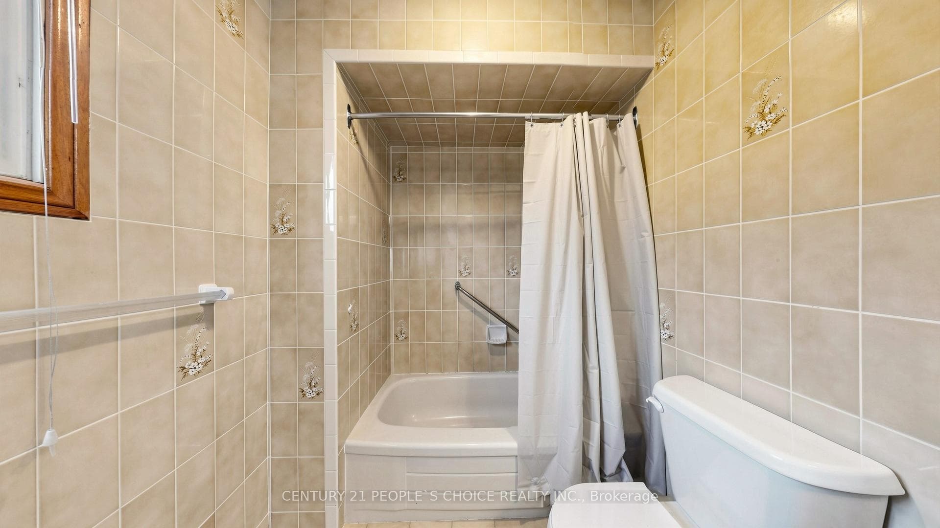 145 Chancellor Drive photo 25