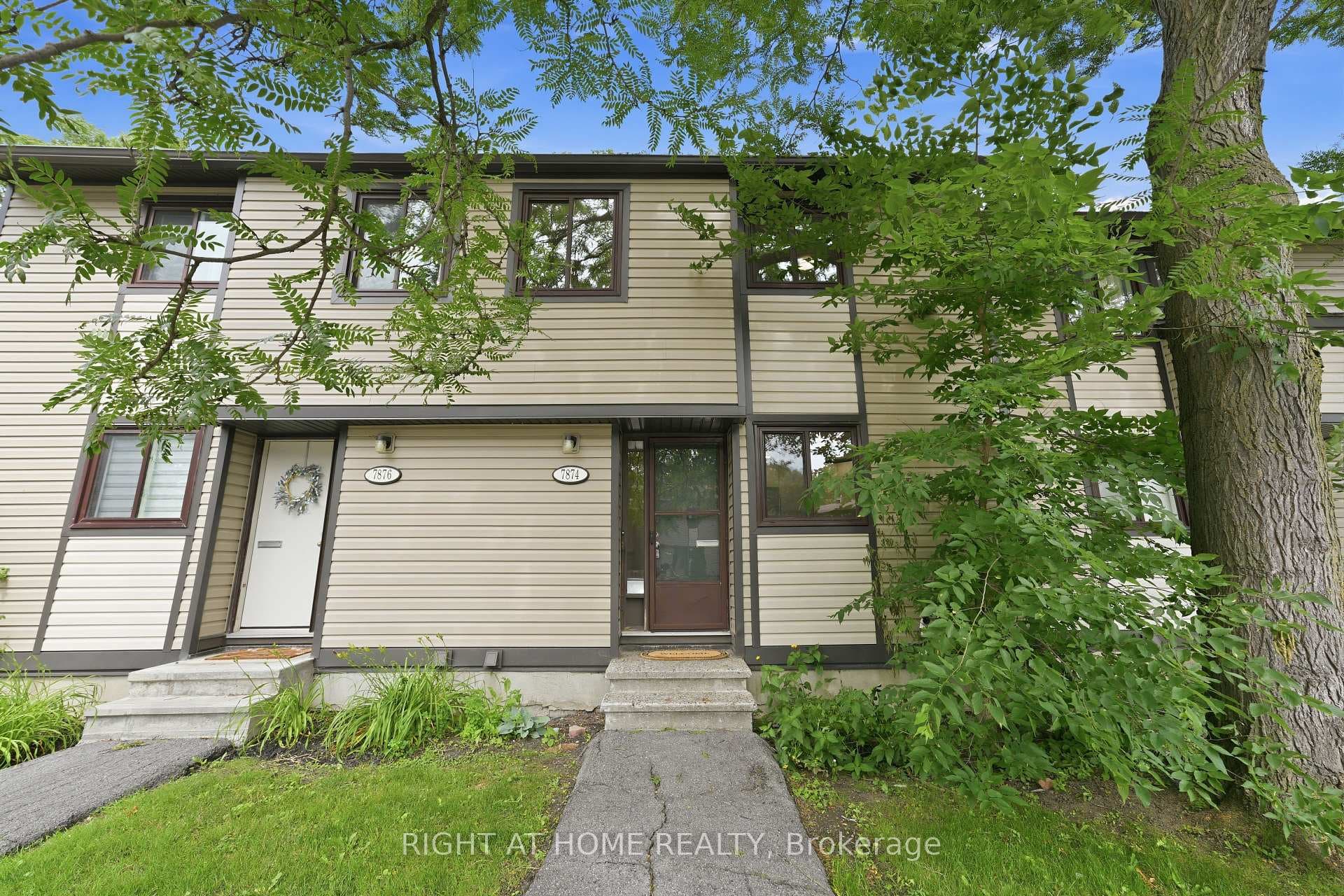 7874 Jeanne D'arc Boulevard Unit 3 photo 1
