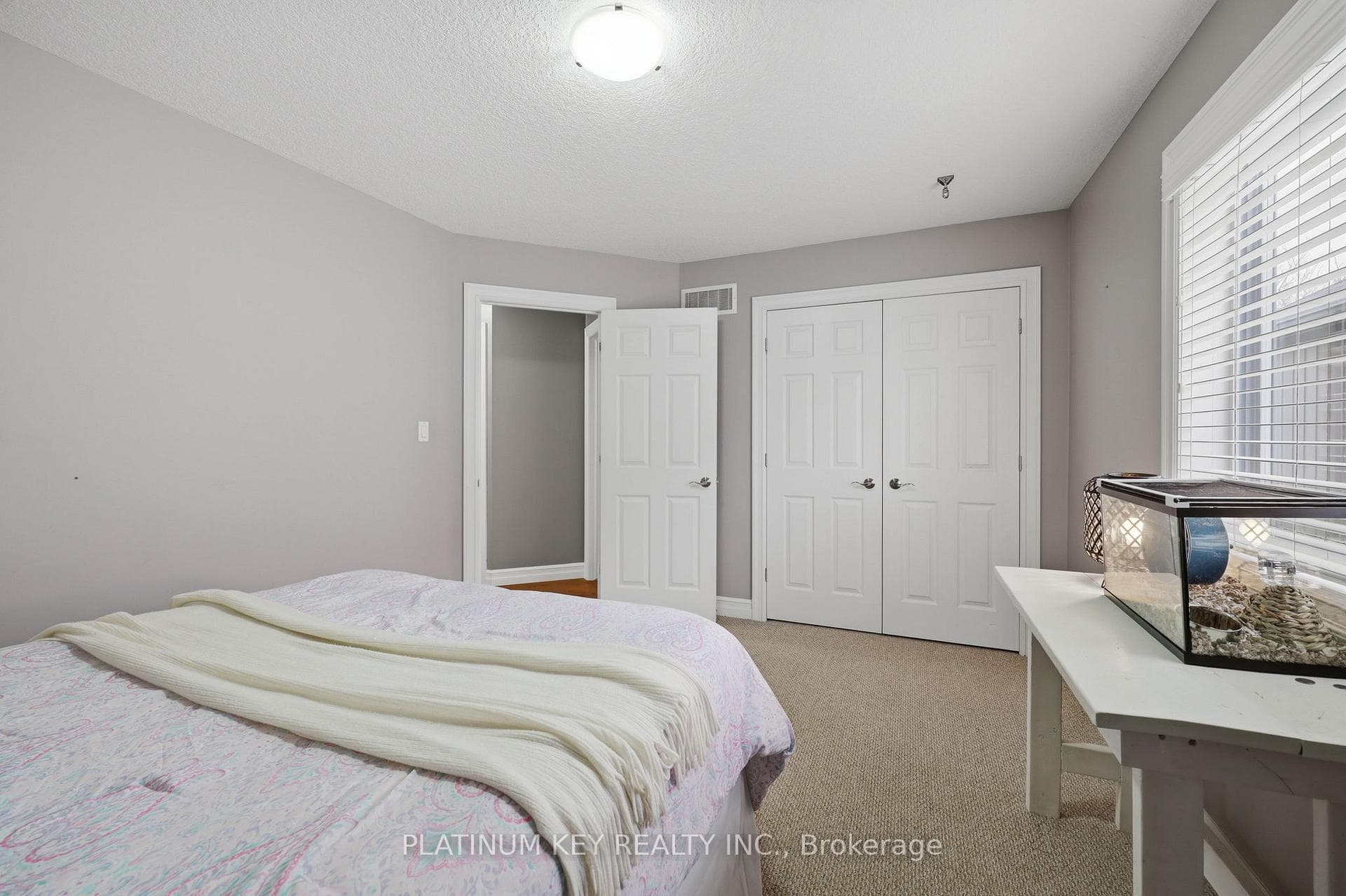 979 Moy Crescent photo 27