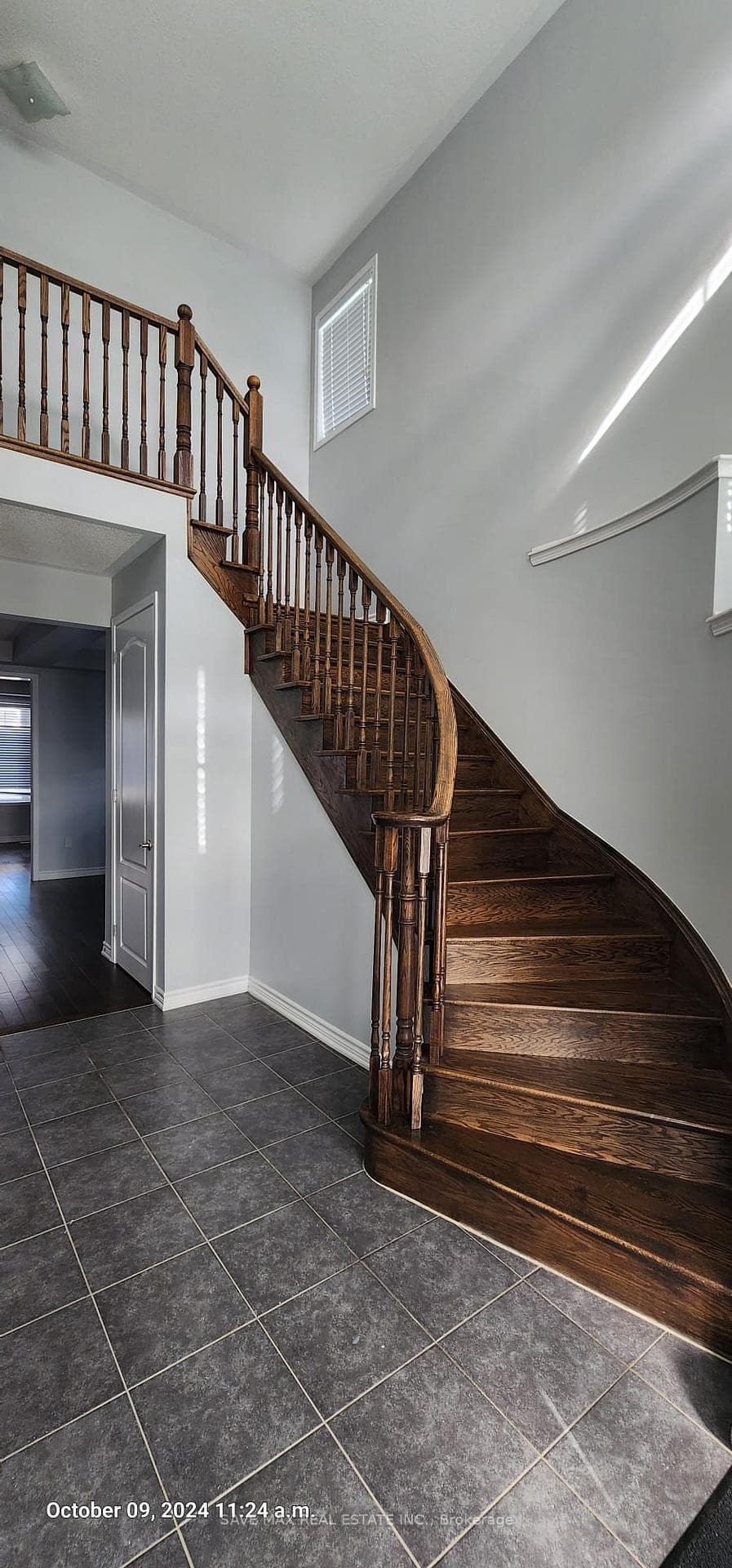 64 Enford Crescent photo 4