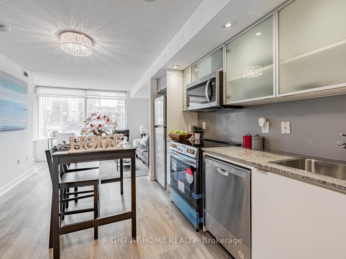 25 Telegram Mews Unit 301 photo 5