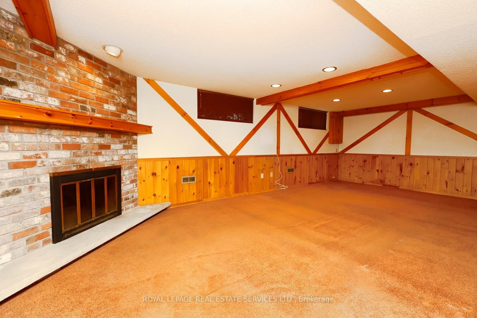 1492 Hillgrove Road photo 42