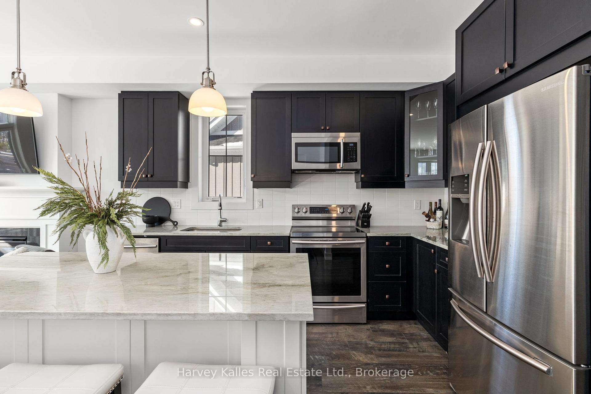 236 Yellow Birch Crescent photo 1