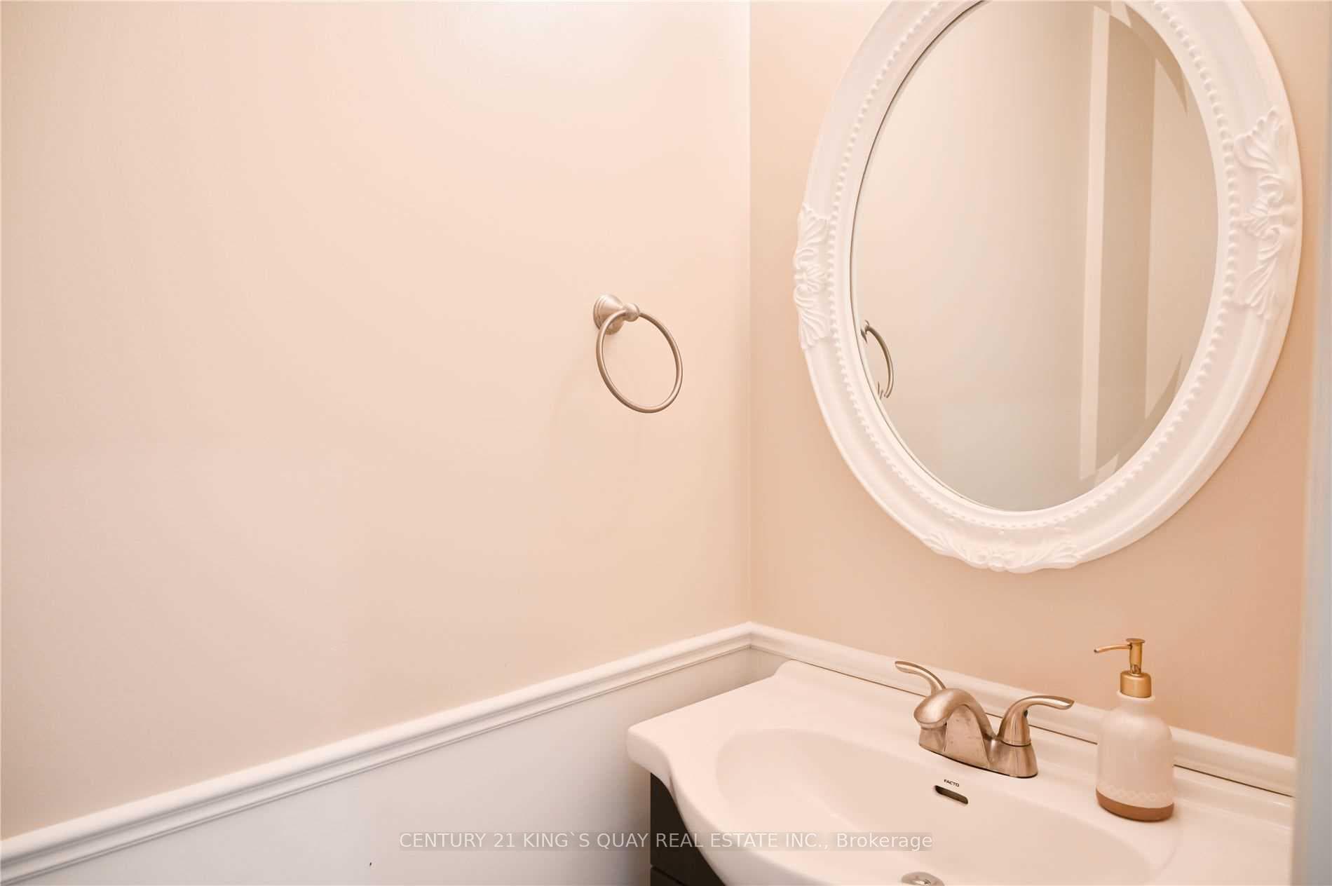 8 Samantha Circle photo 13