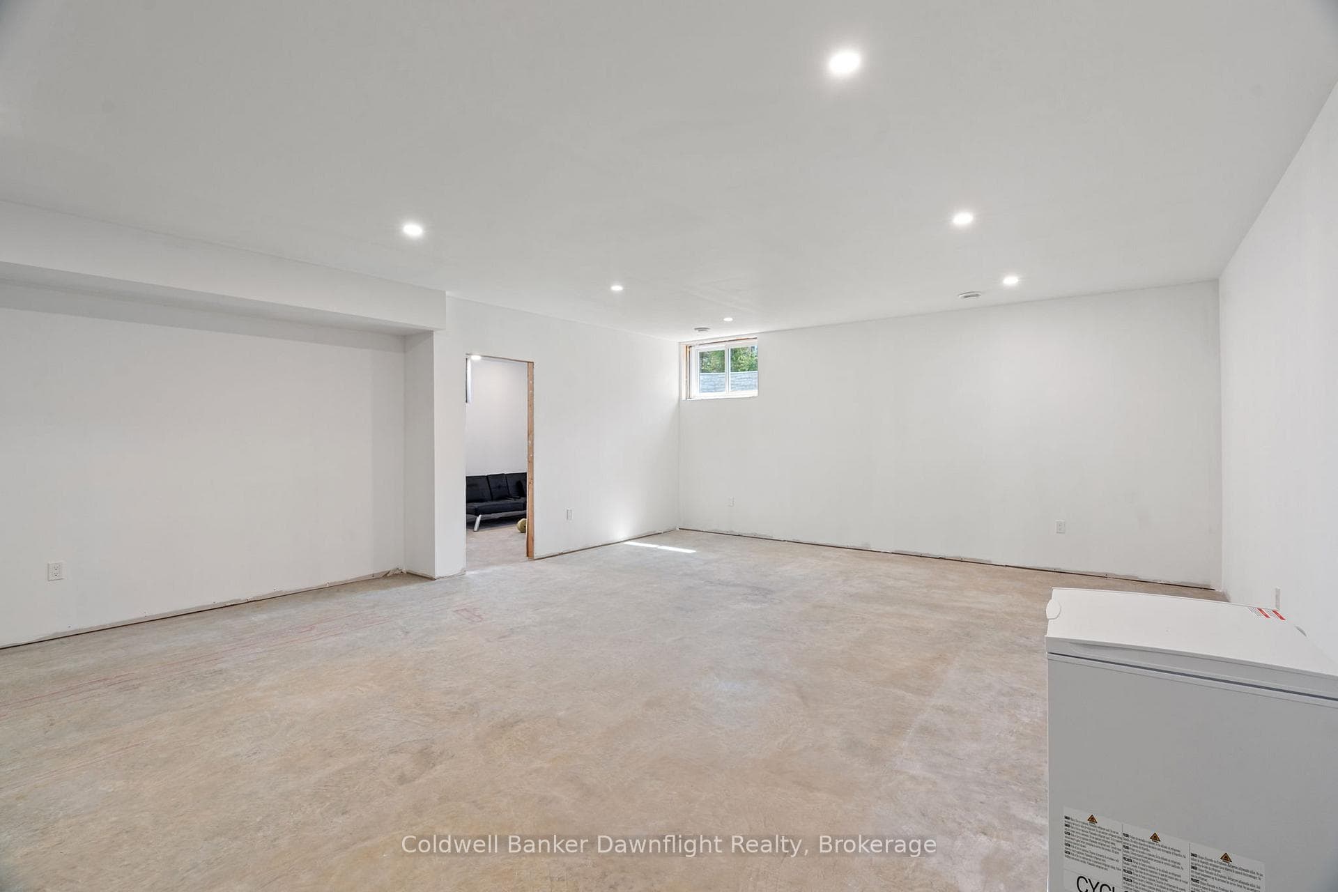 714 Gloria Street photo 33
