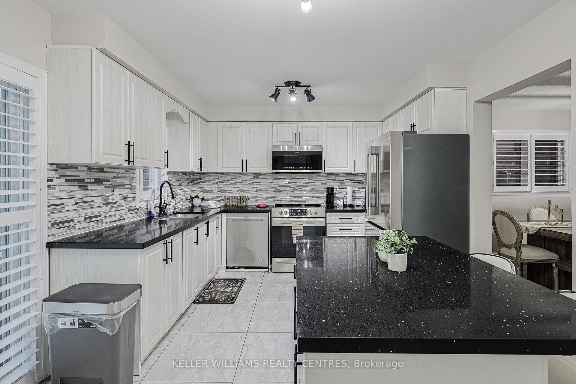 325 Marshall Crescent photo 11