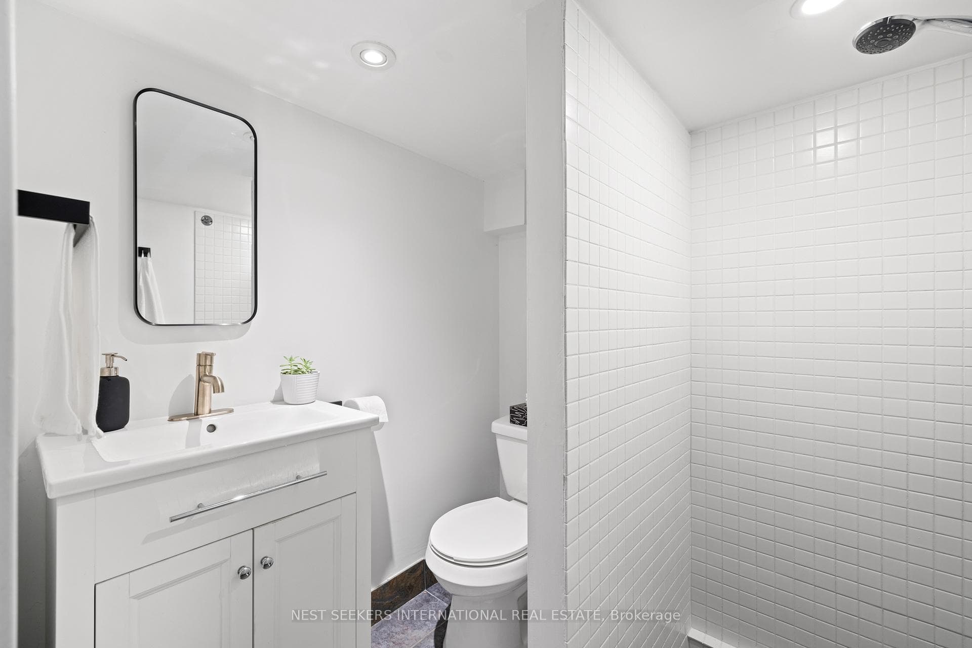 40 Linton Avenue photo 35