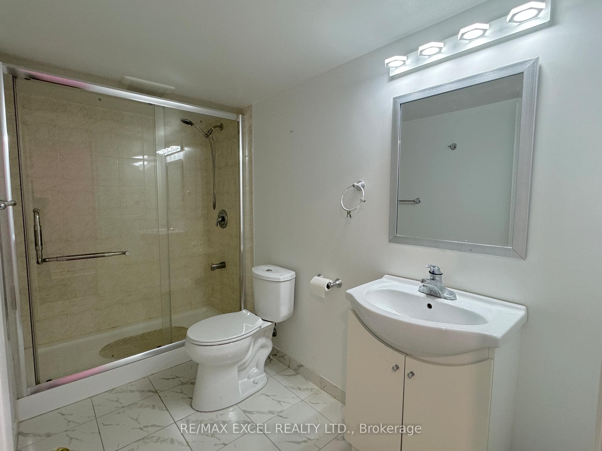 40 Nichols Boulevard photo 9