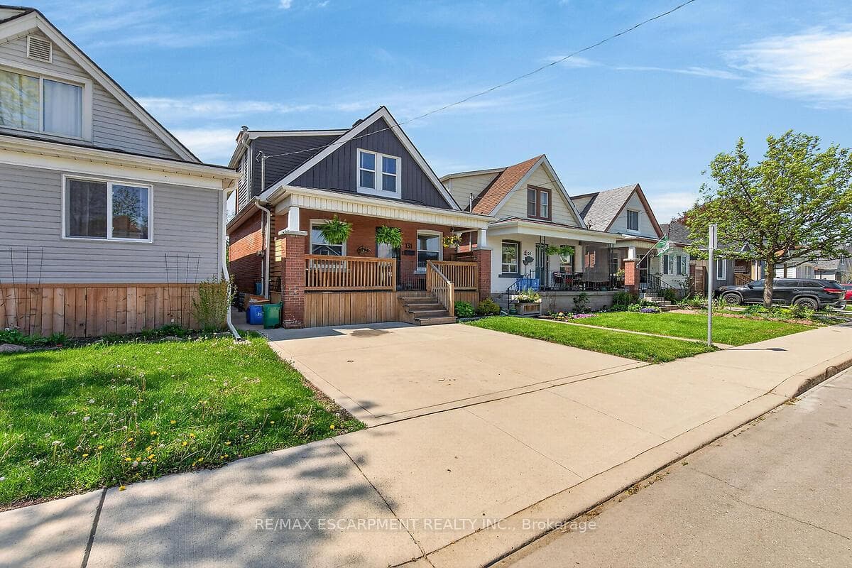 131 Garside Avenue photo 5