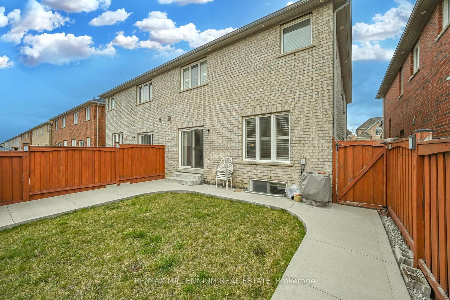 55 Daden Oaks Drive photo 32