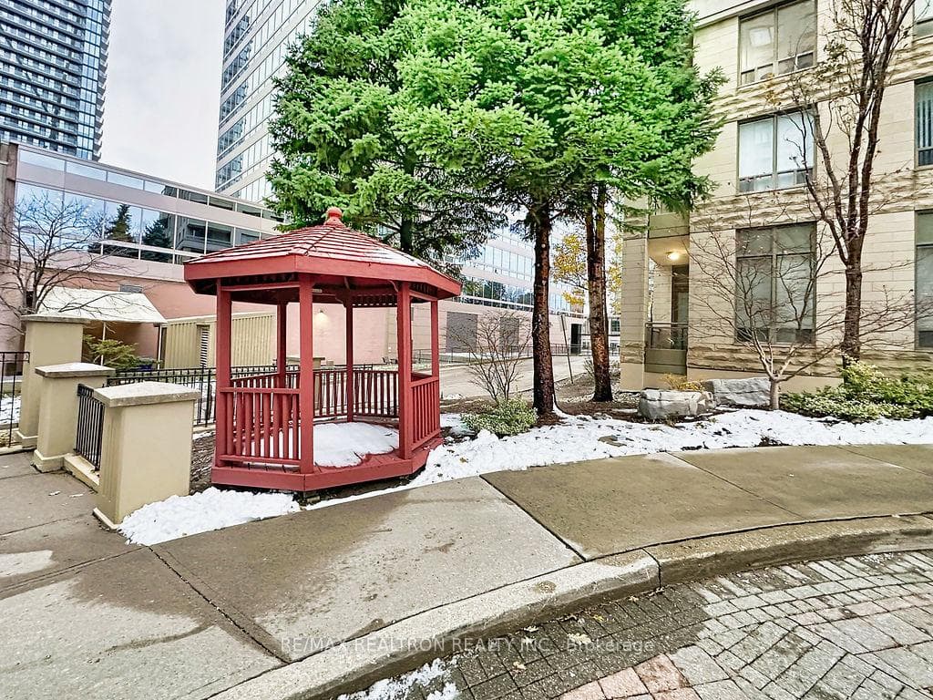 260 Doris Avenue Unit 1109 photo 32