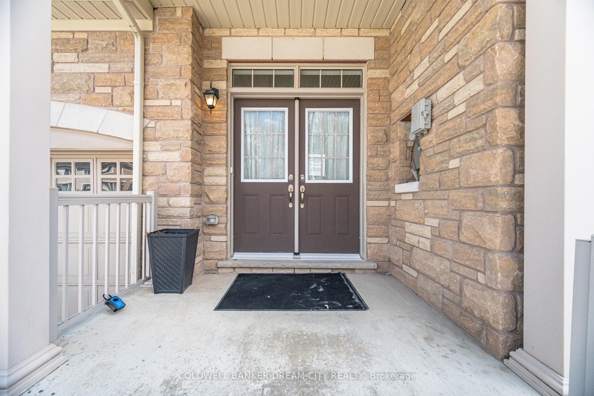 382 Kirkham Drive photo 4