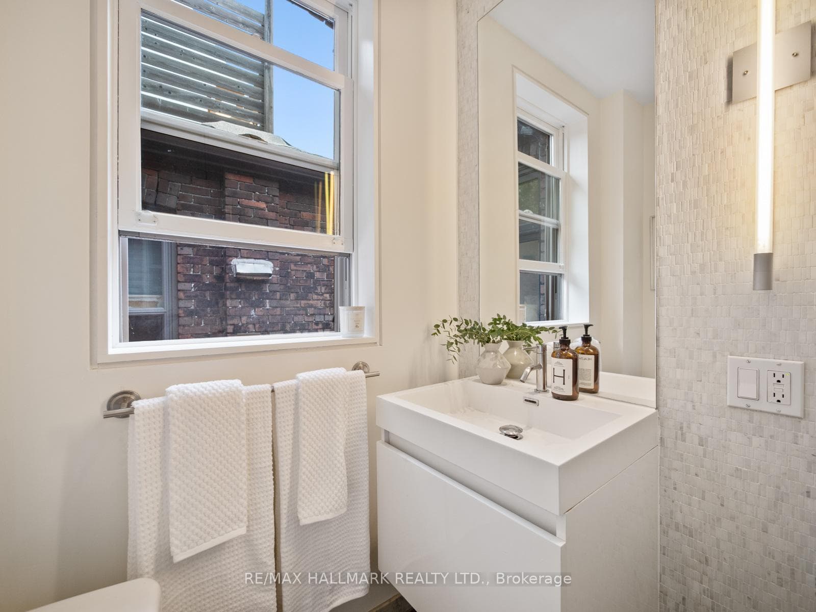 275 Withrow Avenue photo 29