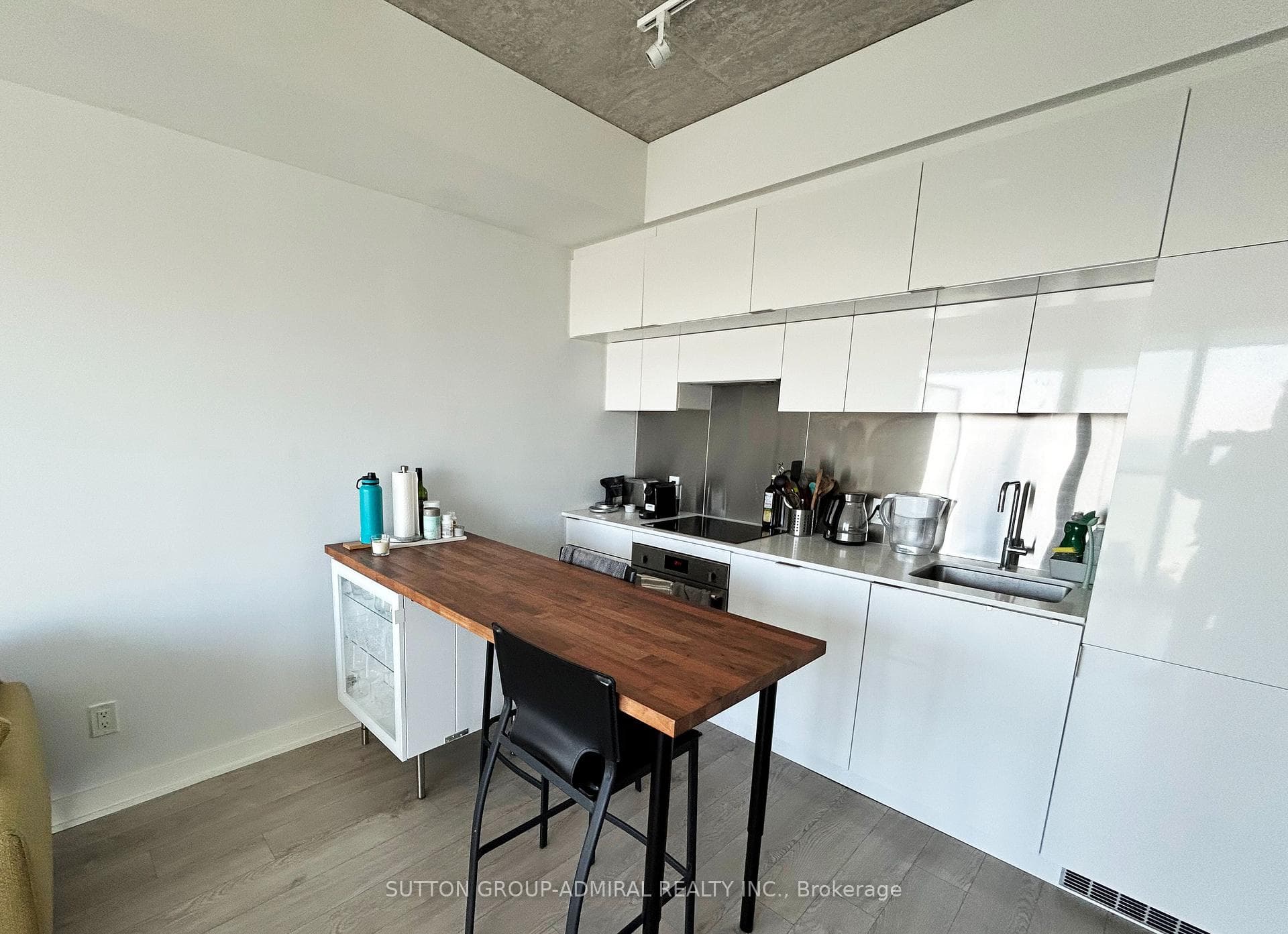 185 Roehampton Avenue Unit 2207 photo 3