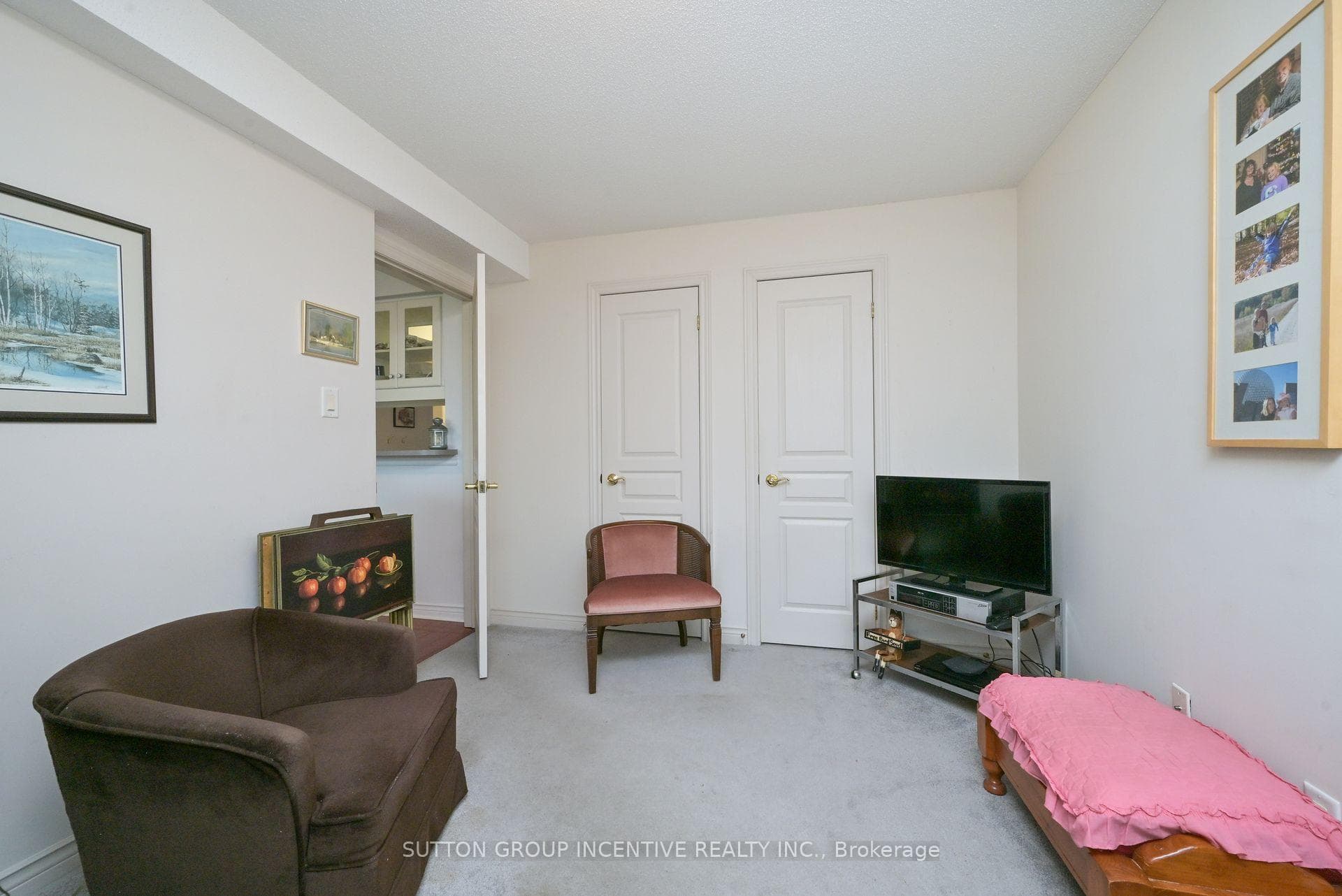 4 Briar Hill Heights Unit 311 photo 17