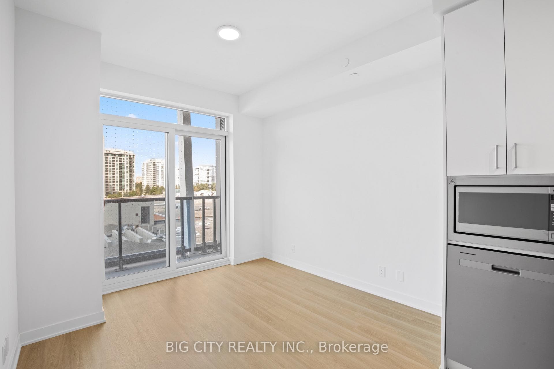 30 Upper Mall Way Unit 317A photo 12