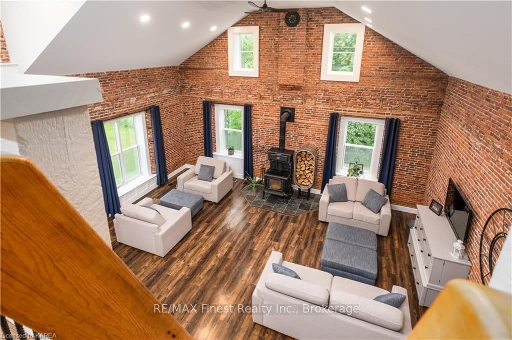 2255 MCINTYRE Road photo 20