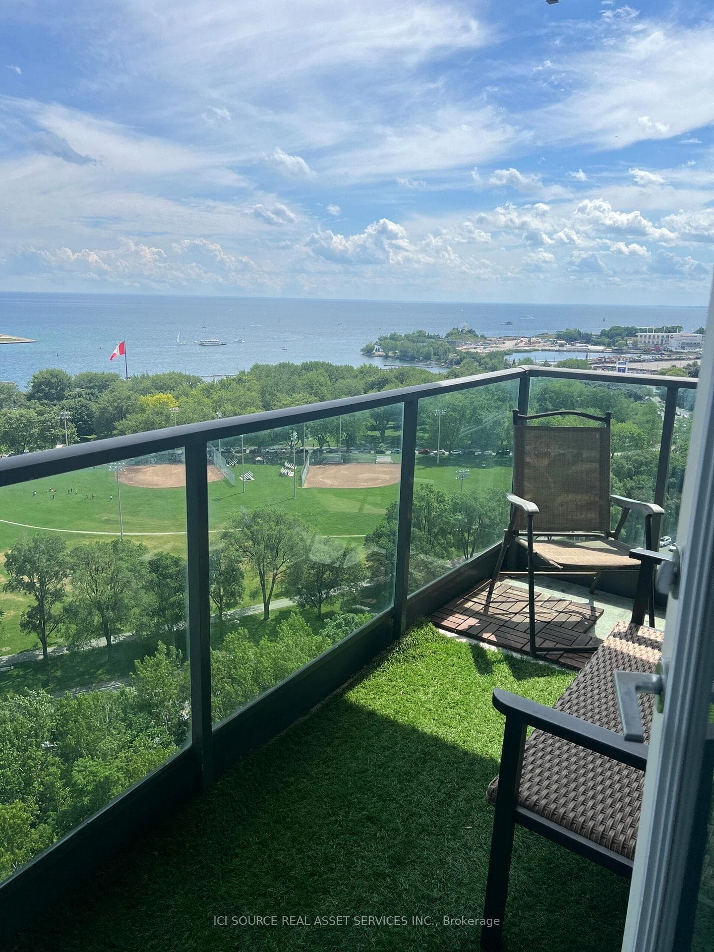 219 Fort York Boulevard Unit 2108 photo 12