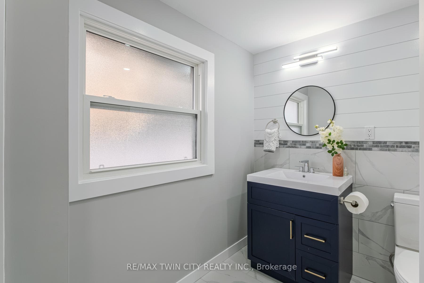 234 GRAND Street photo 20