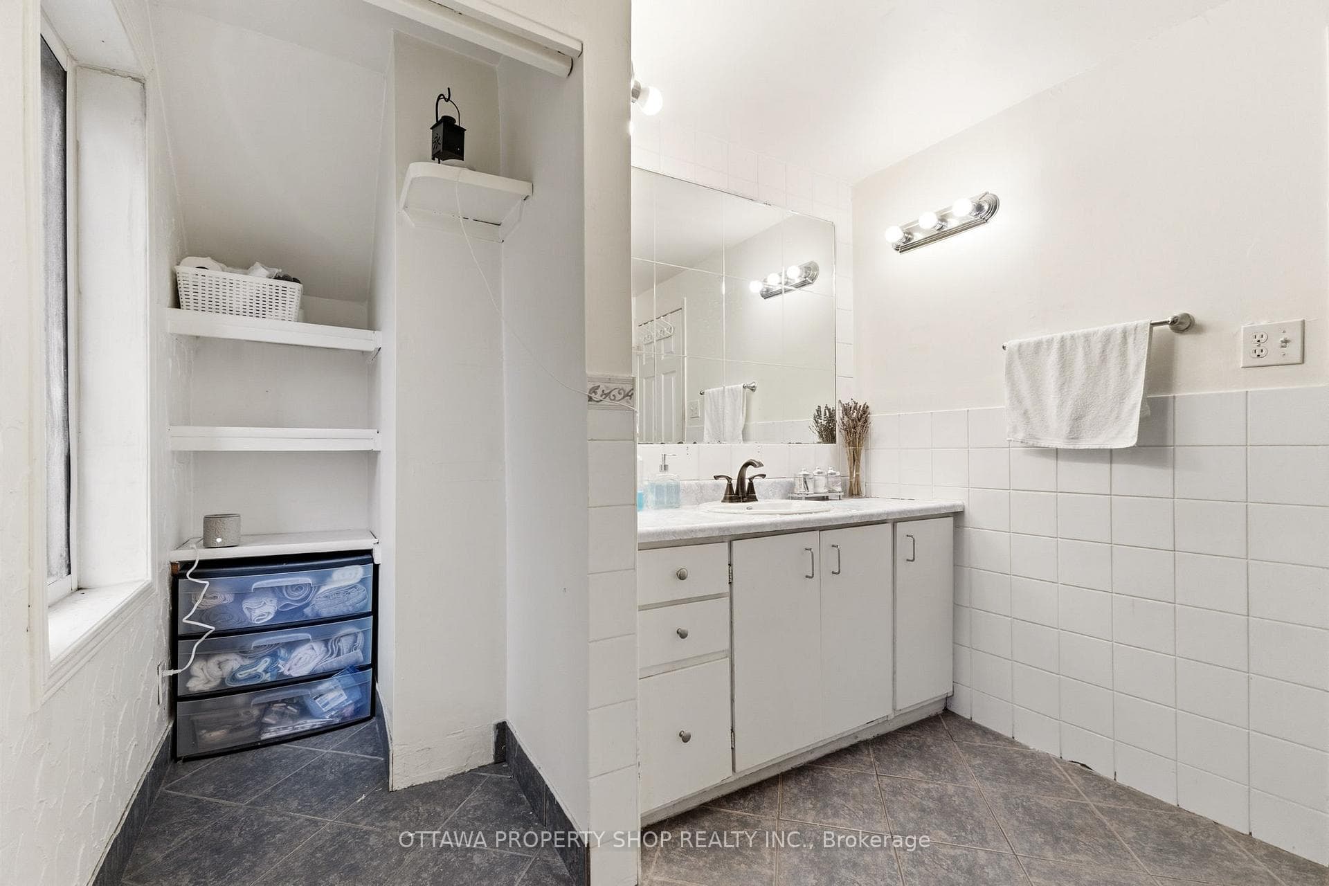 2025 Albert Street photo 12