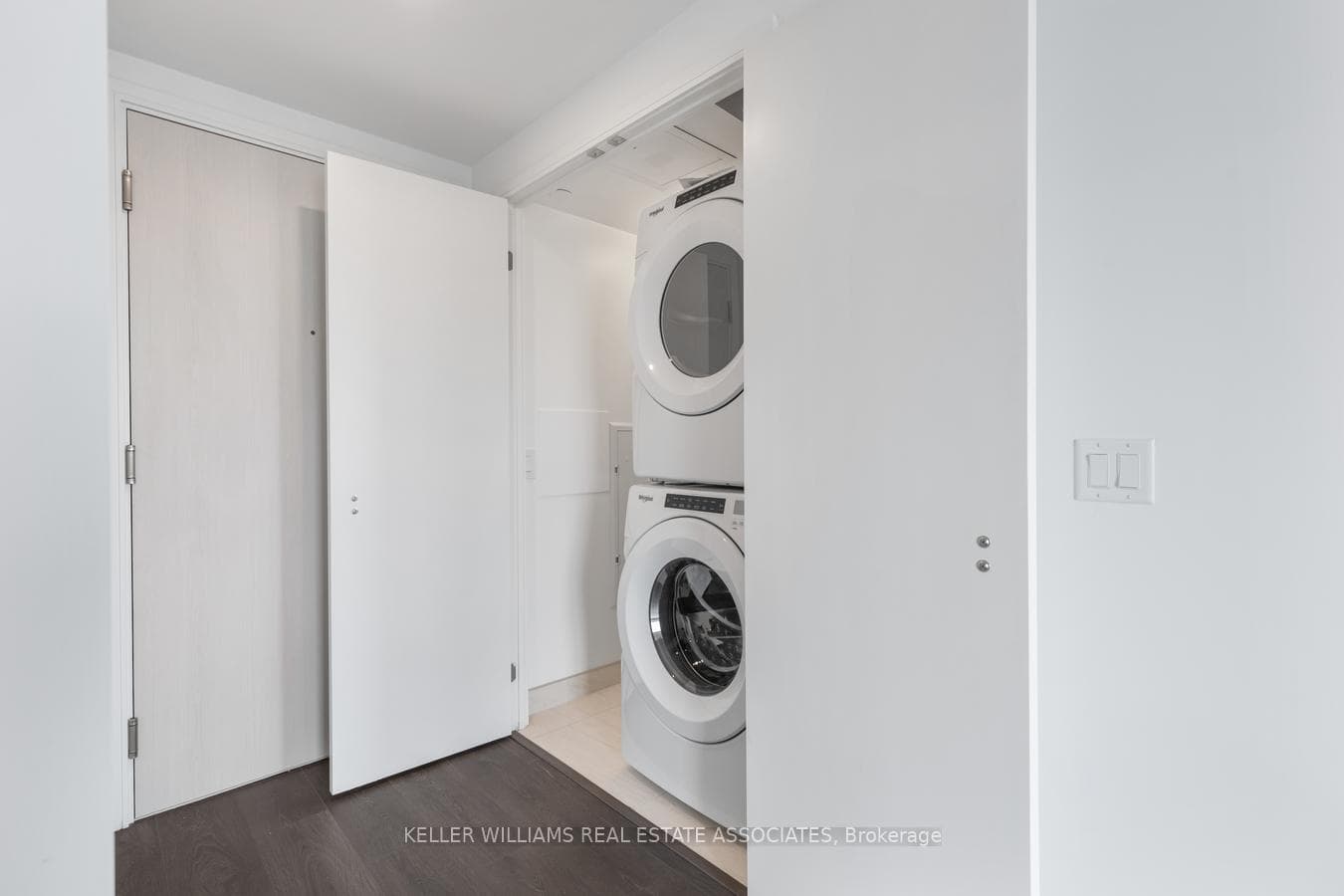 30 Samuel Wood Way Unit 1403 photo 17
