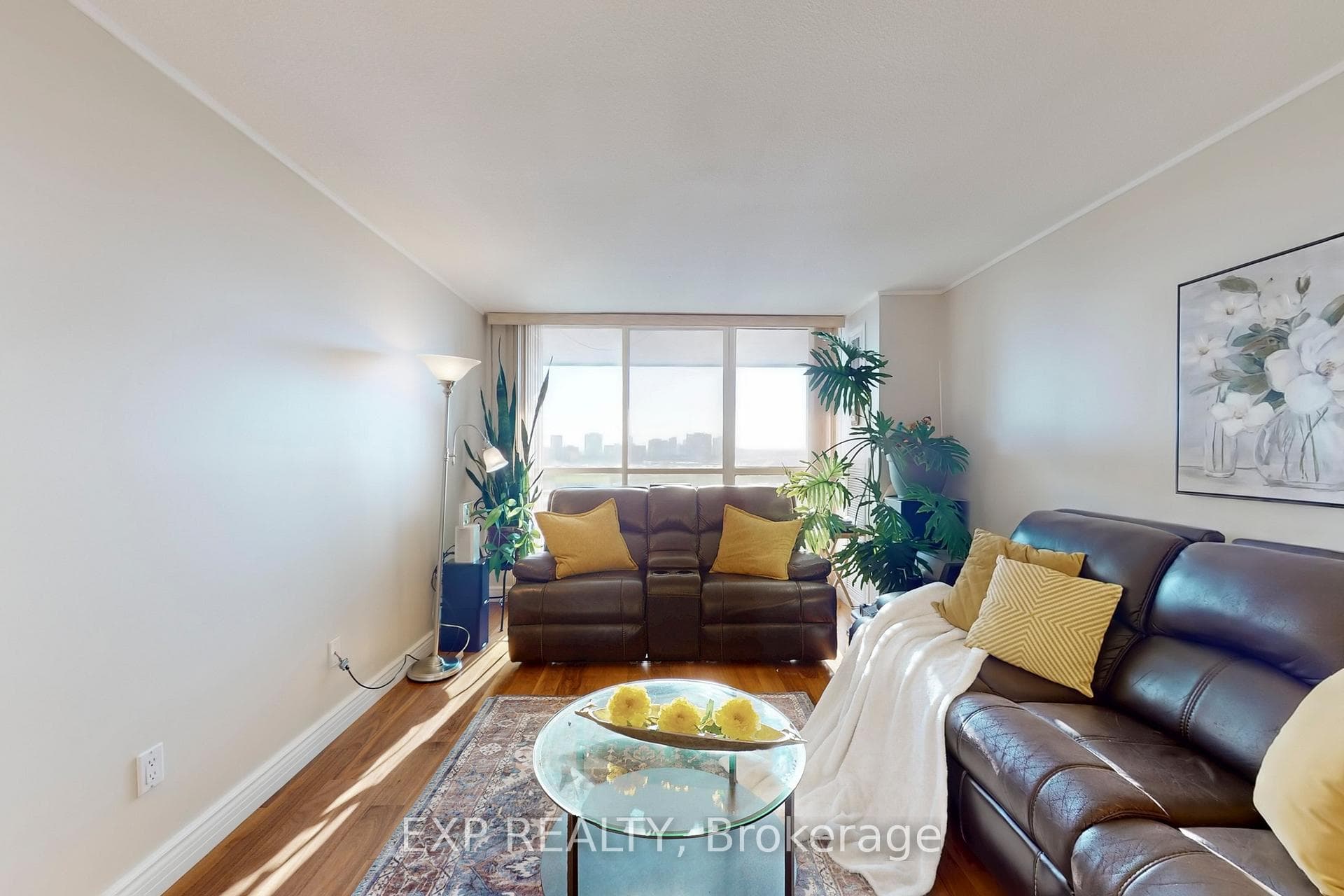 15 Kensington Road Unit 1606 photo 6