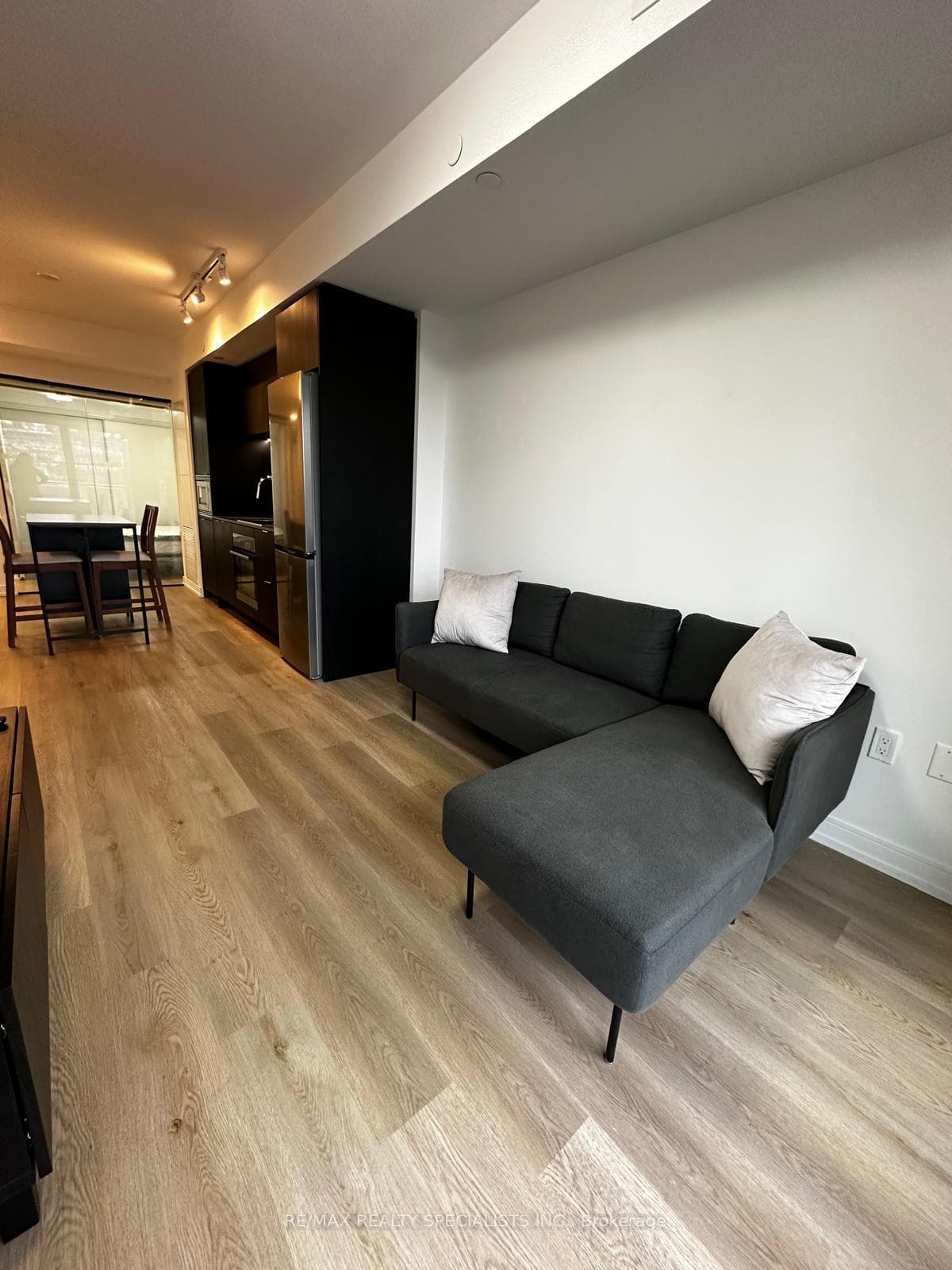 1 JARVIS Street Unit 1401 photo 18
