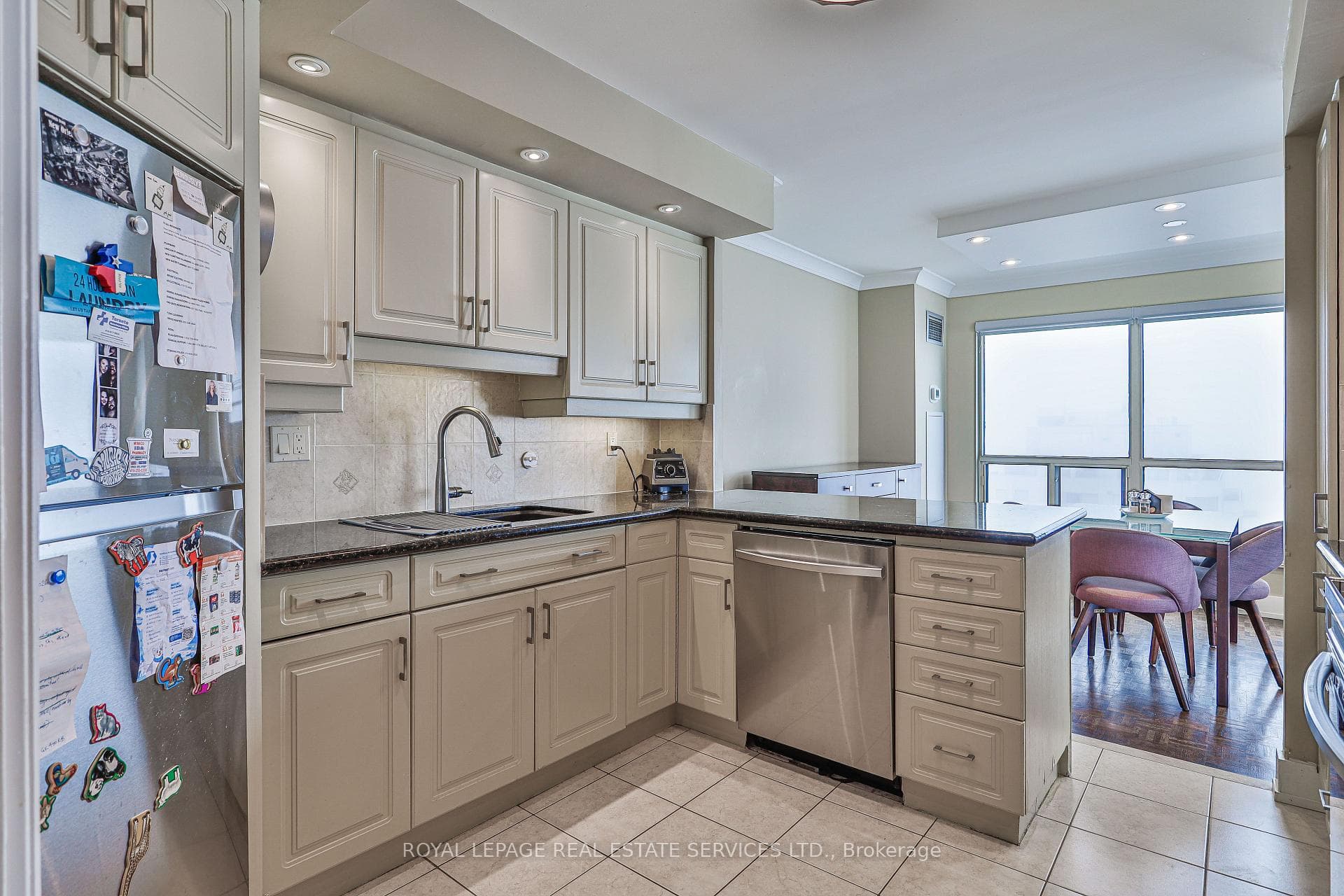 2269 Lake Shore Boulevard Unit 2006 photo 10