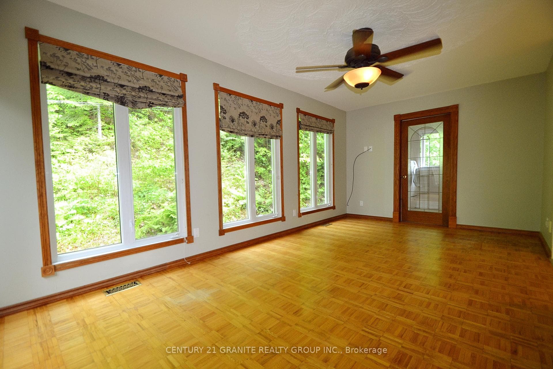 257 Hastings Street photo 11