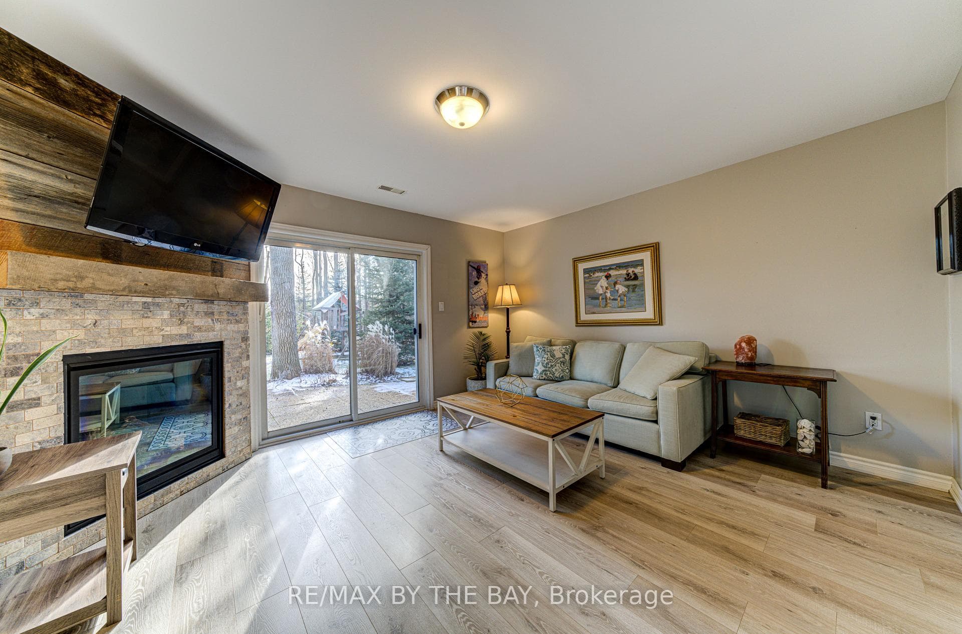 339 Robinson Road photo 28