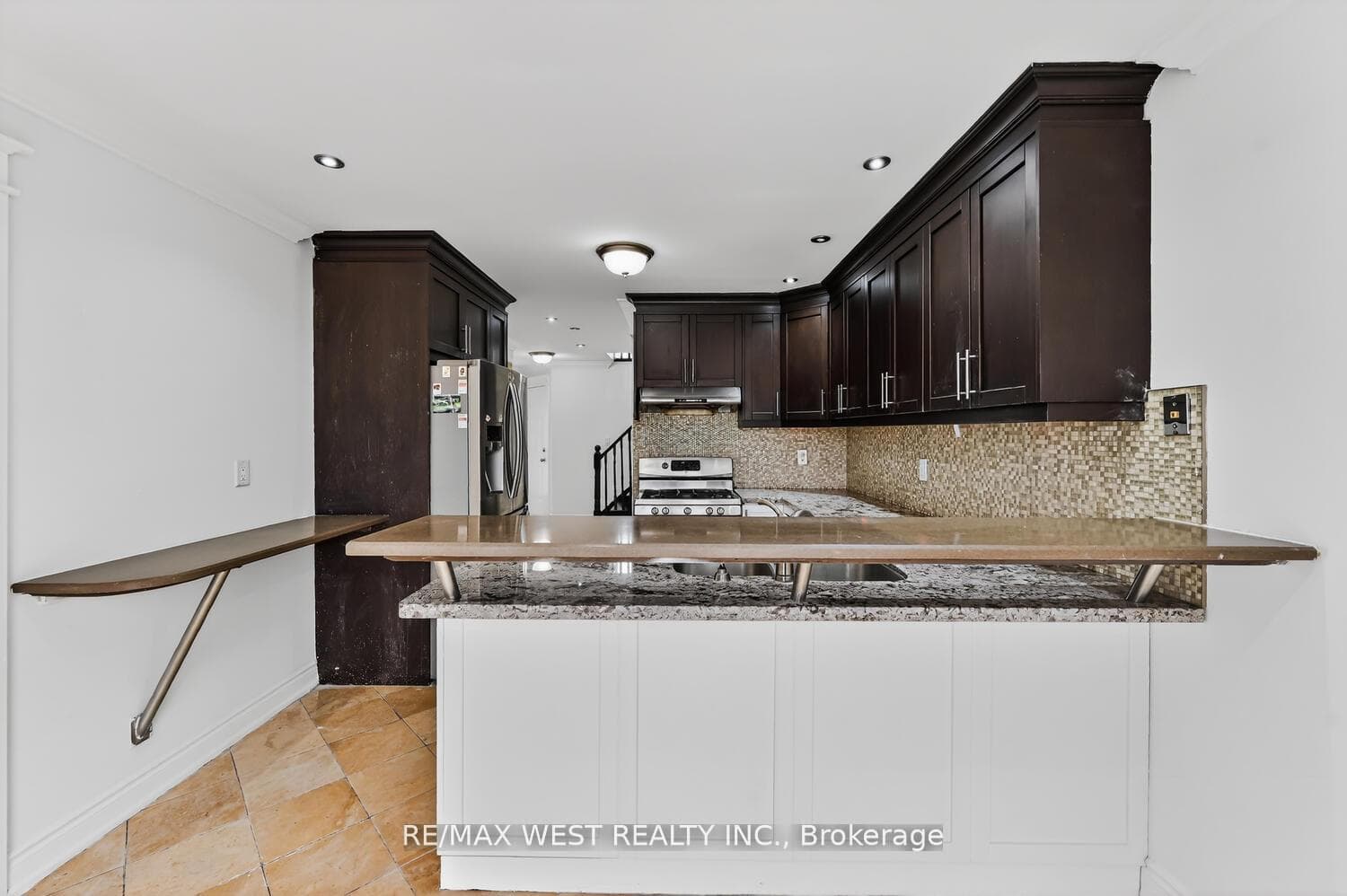 75 Forestgrove Circle photo 13