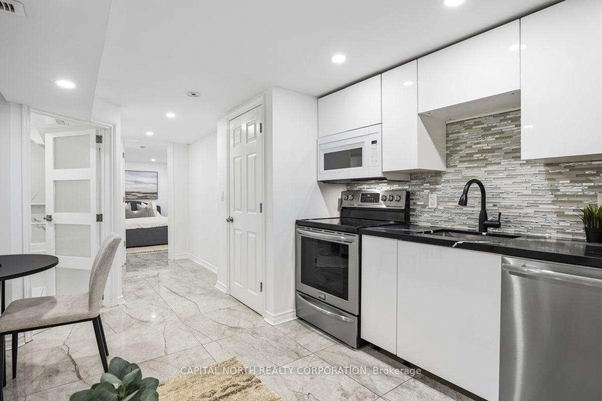219 McRoberts Avenue photo 23
