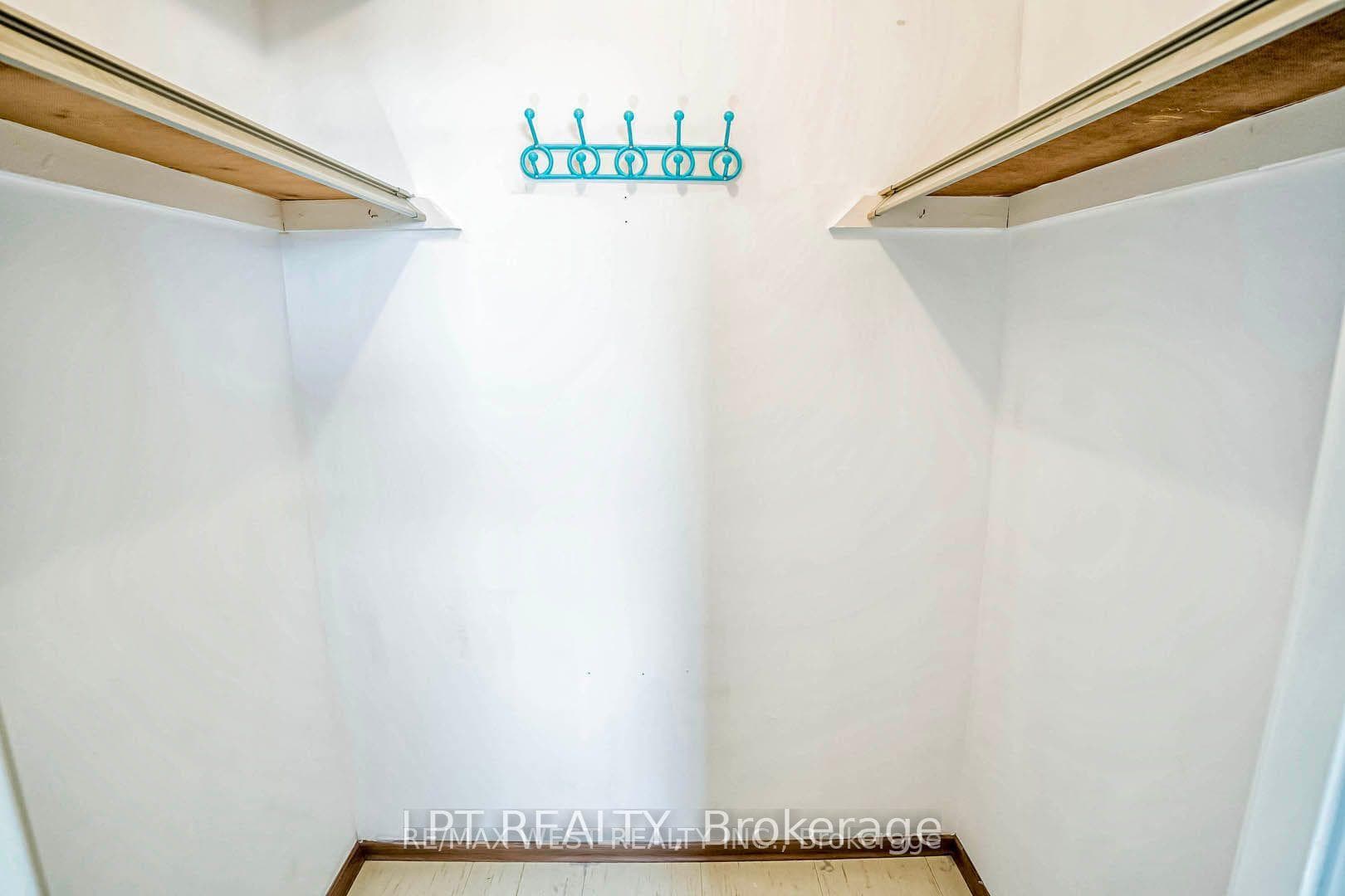 66 Falby Court Unit 811 photo 21