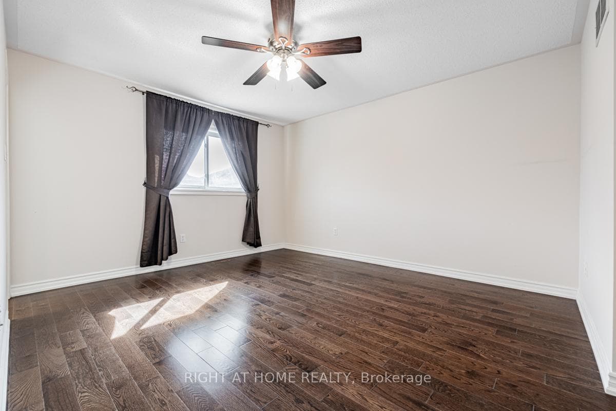 579 PINDER Avenue photo 28