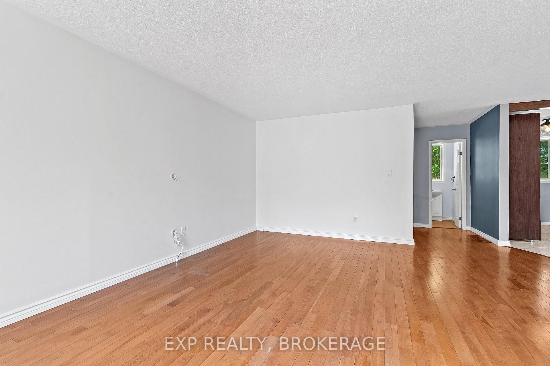 926 CRESTHILL Street photo 8